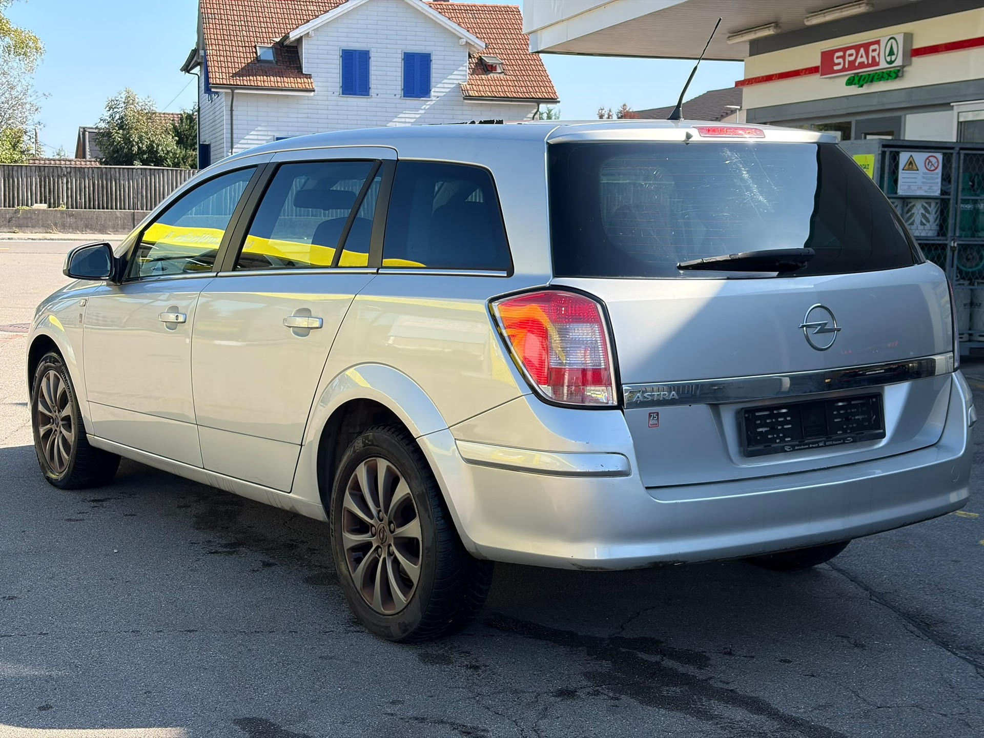 OPEL Astra Caravan 1.8i 16V Anniversary Ed. Aut.-image-2