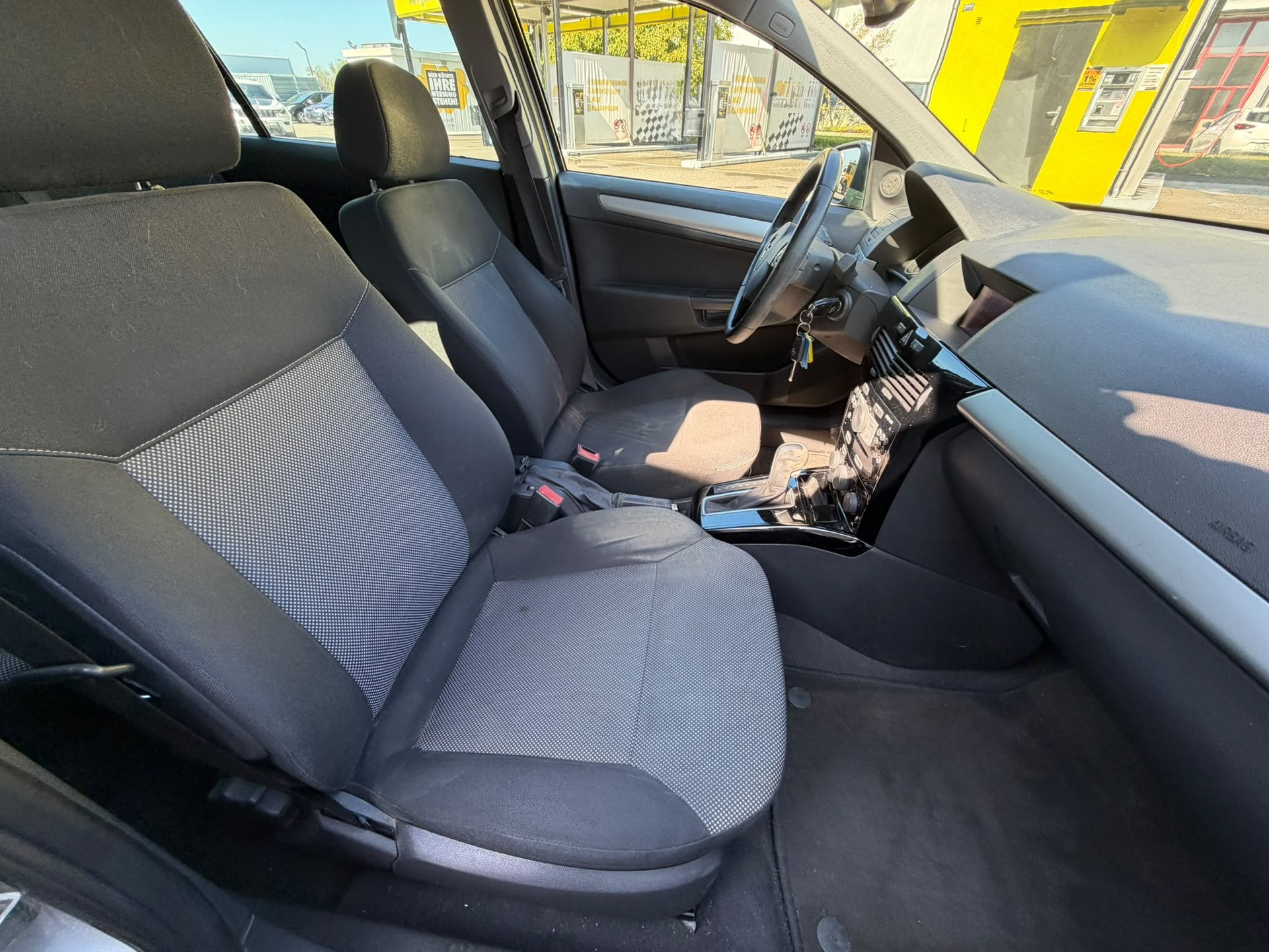 OPEL Astra Caravan 1.8i 16V Anniversary Ed. Aut.-image-10