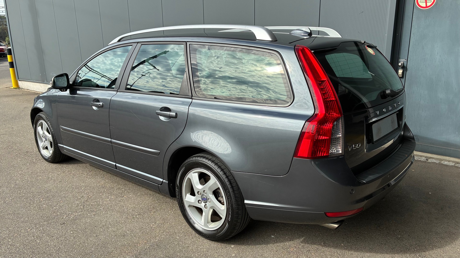 VOLVO V50 D3 Business Pro Edition Geartronic-image-5