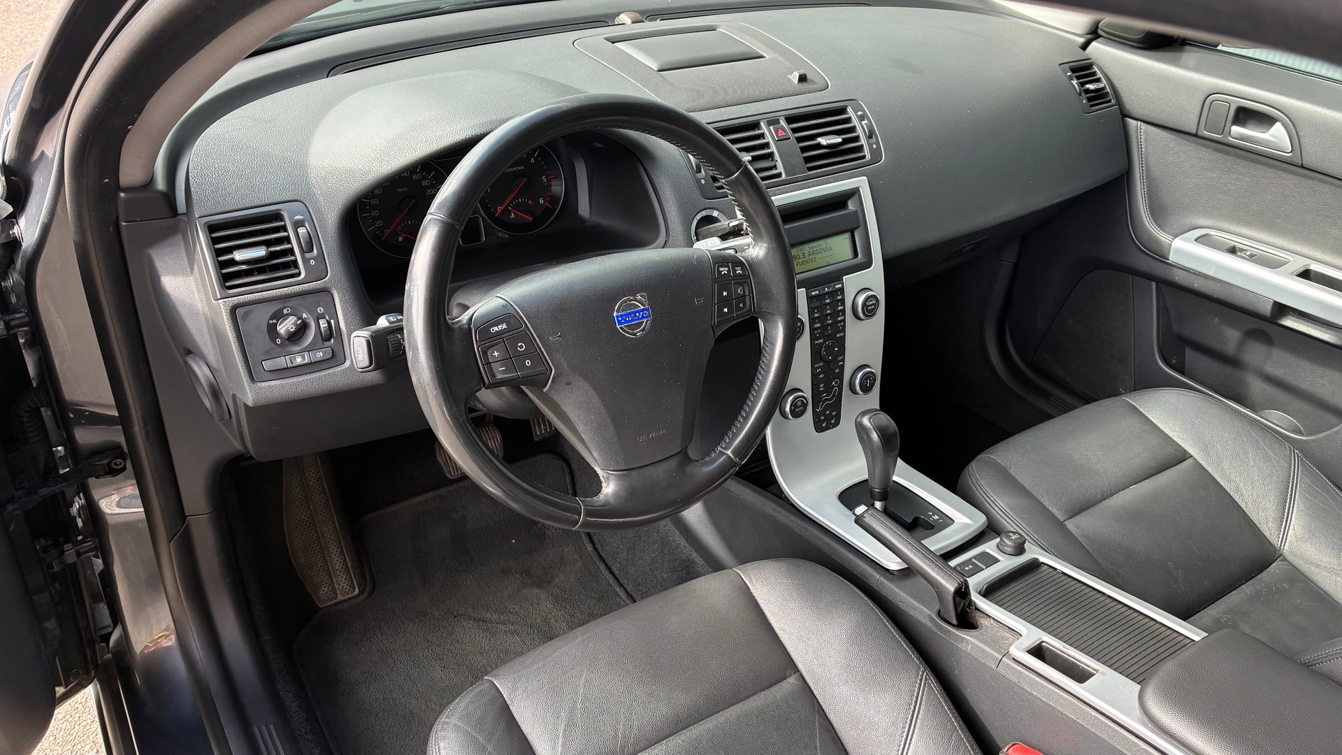 VOLVO V50 D3 Business Pro Edition Geartronic-image-9
