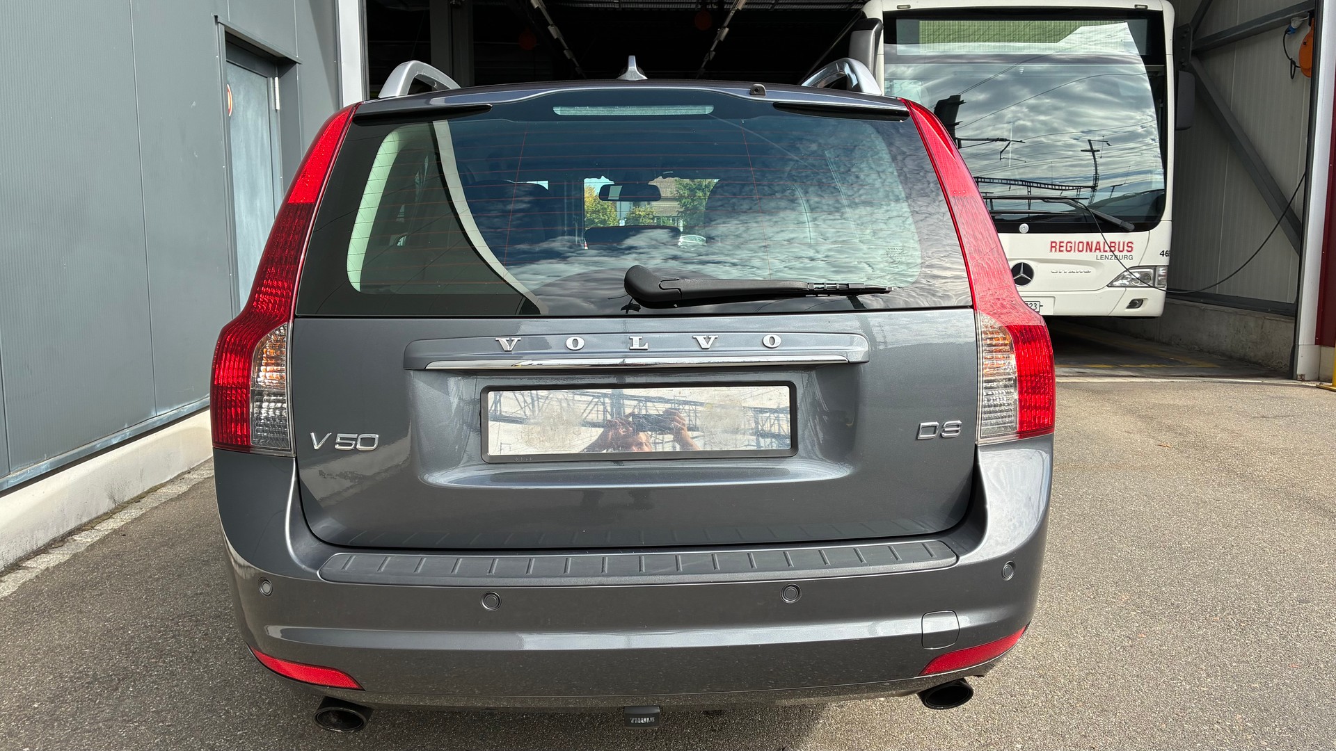 VOLVO V50 D3 Business Pro Edition Geartronic-image-4