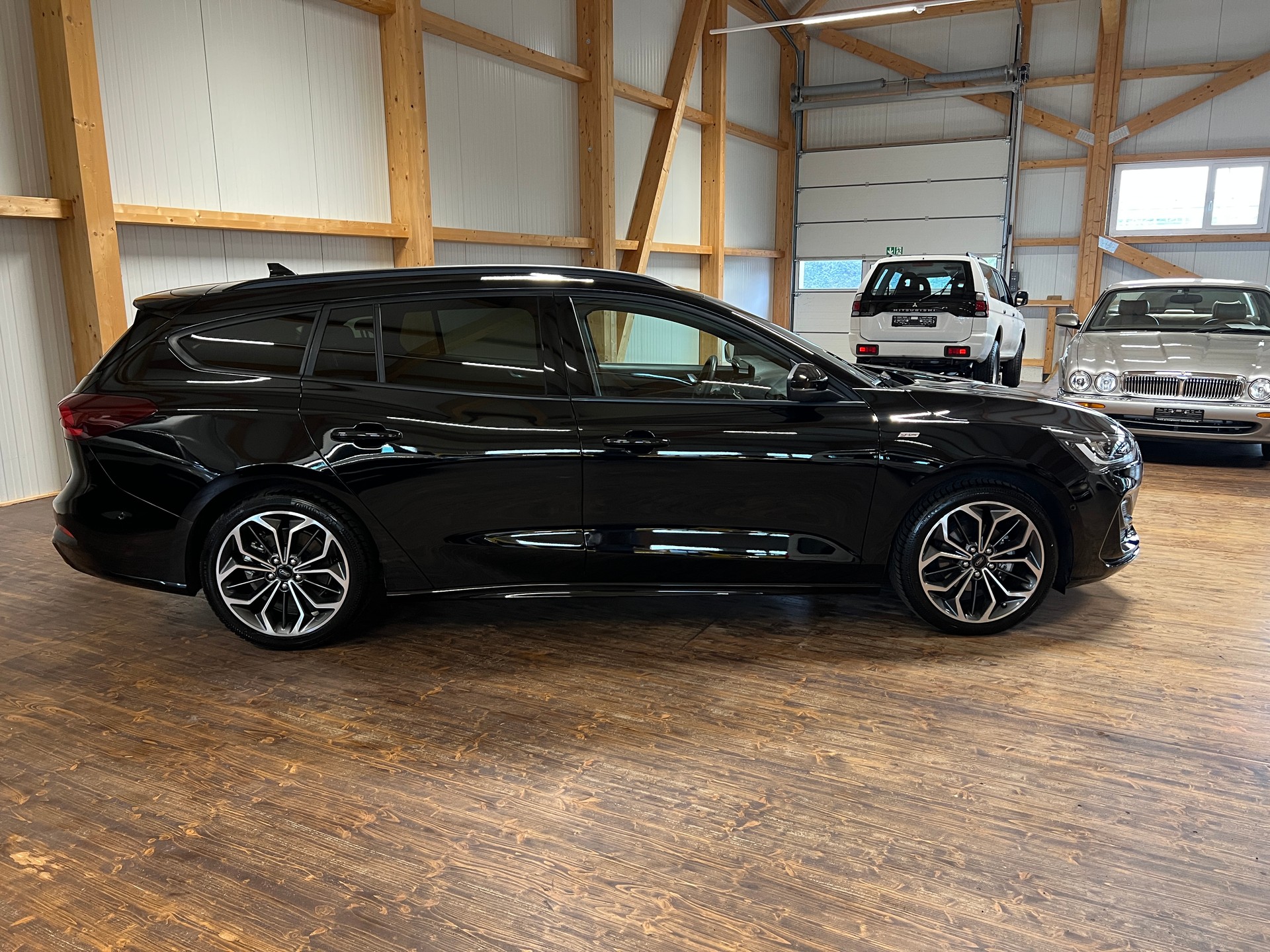 FORD Focus 1.0 MHEV ST-Line X Automat-image-3