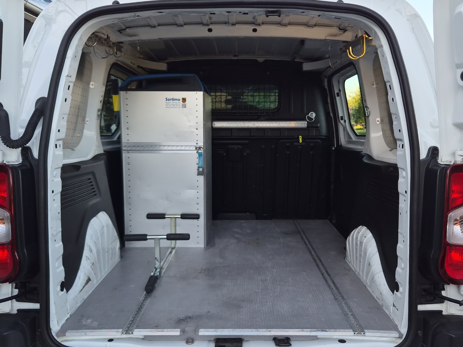 OPEL Combo Cargo 2.4 t 1.5 D Enjoy S/S-image-9