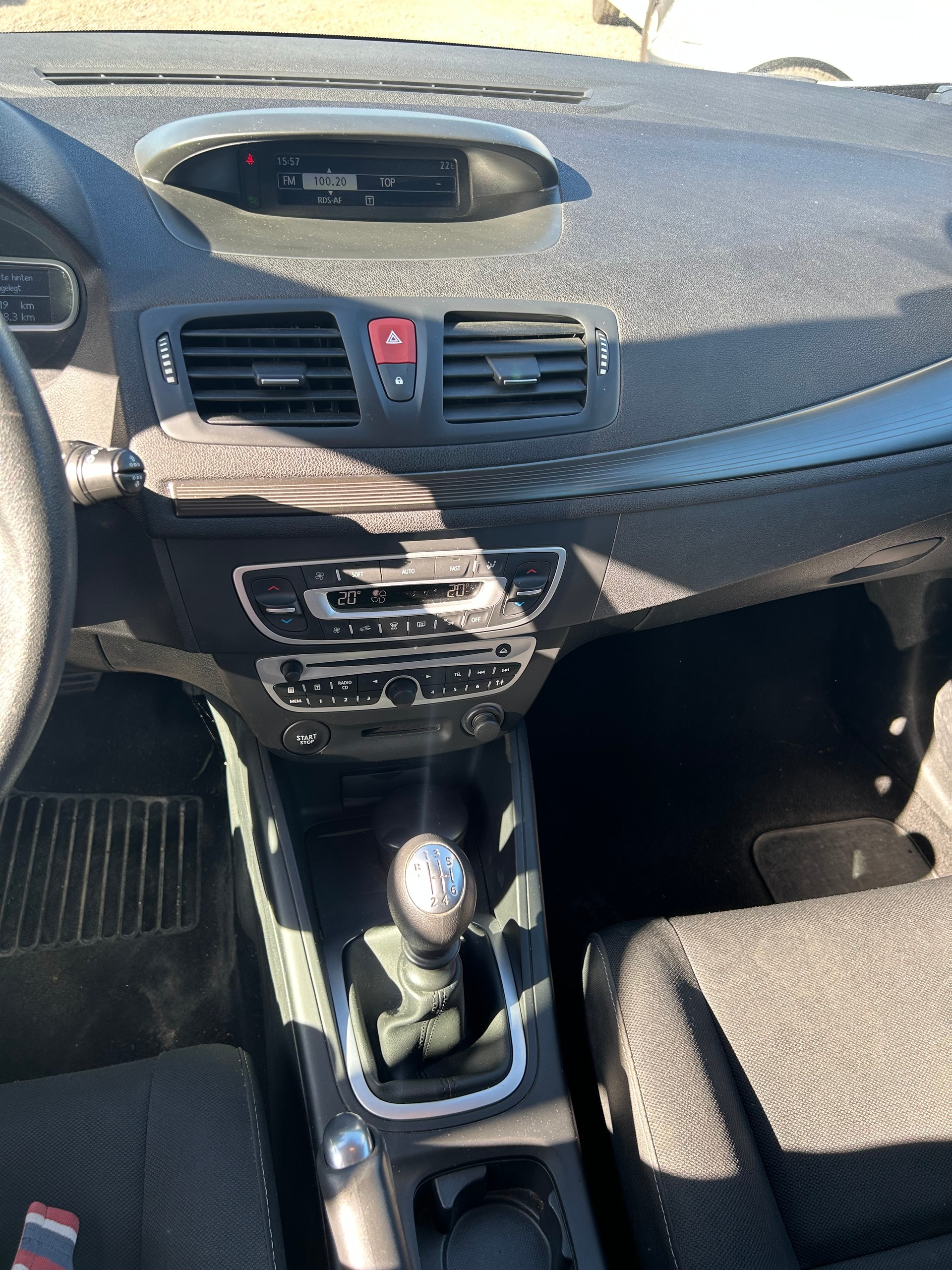 RENAULT Mégane Grandtour 1.4 16V Turbo Expression-image-9