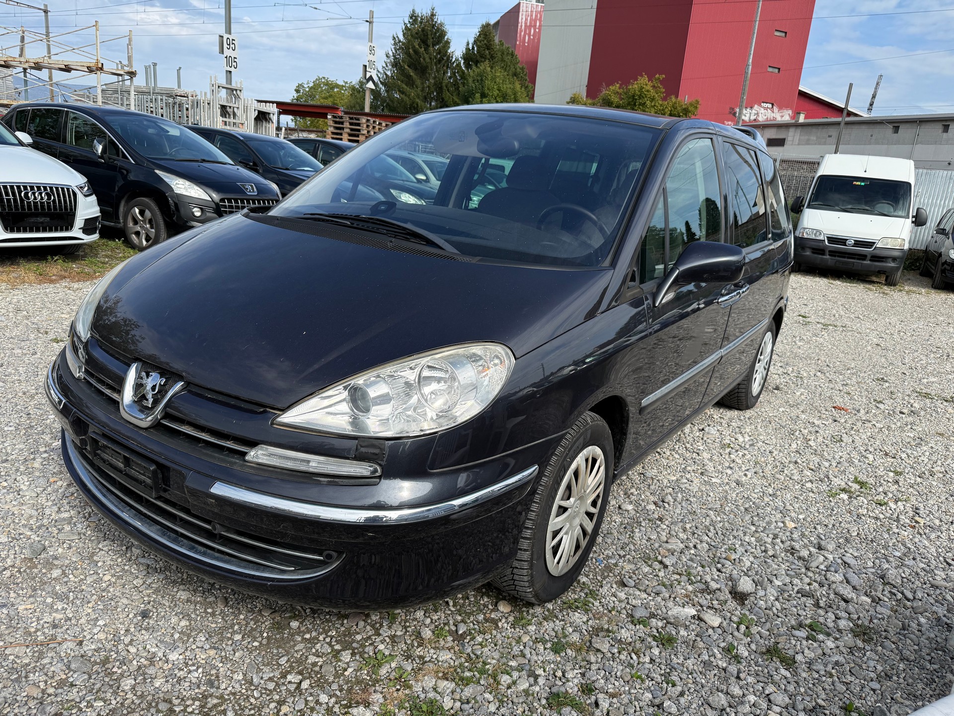 PEUGEOT 807 2.2 16V HDi Black & Silver-image-2
