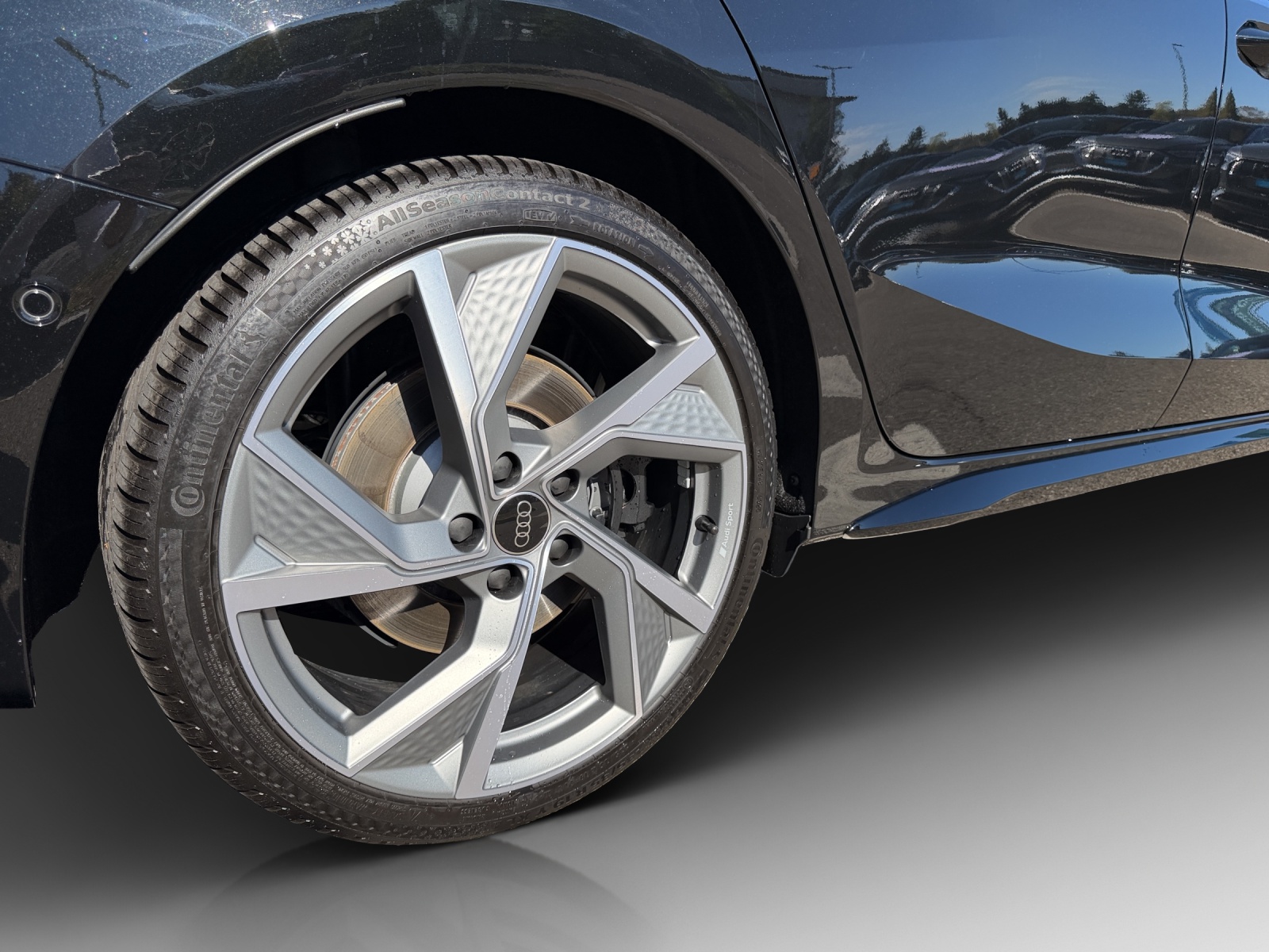 AUDI S3 Sportback TFSI quattro S-tronic-image-13