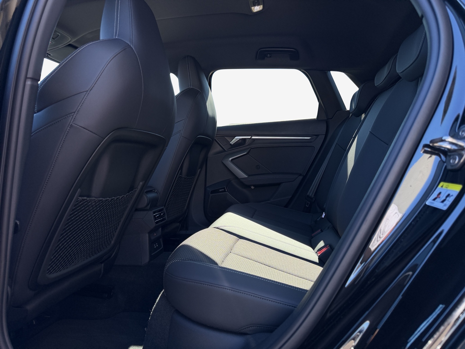 AUDI S3 Sportback TFSI quattro S-tronic-image-11
