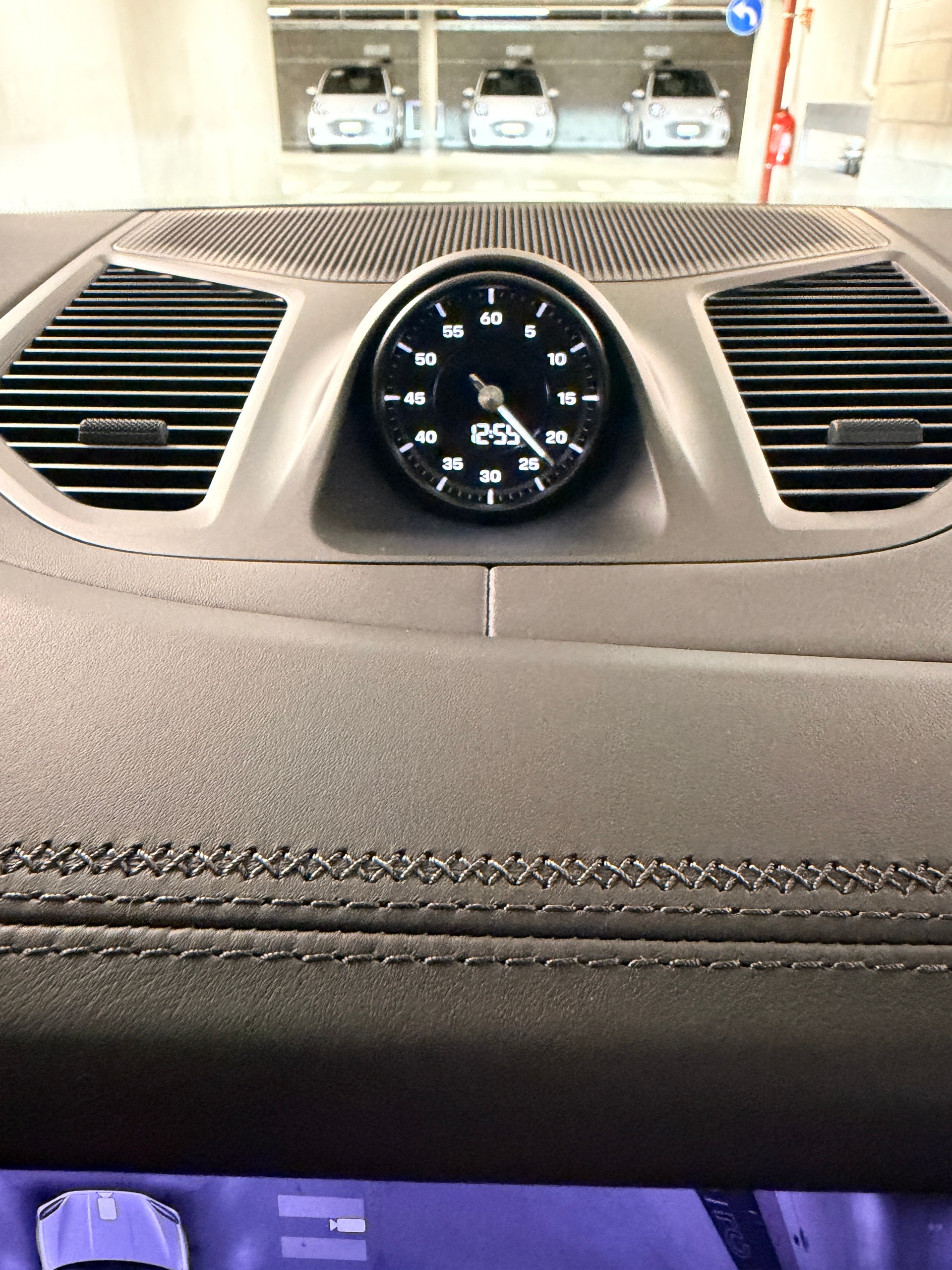 PORSCHE Cayenne Coupé GTS Tiptronic-image-12