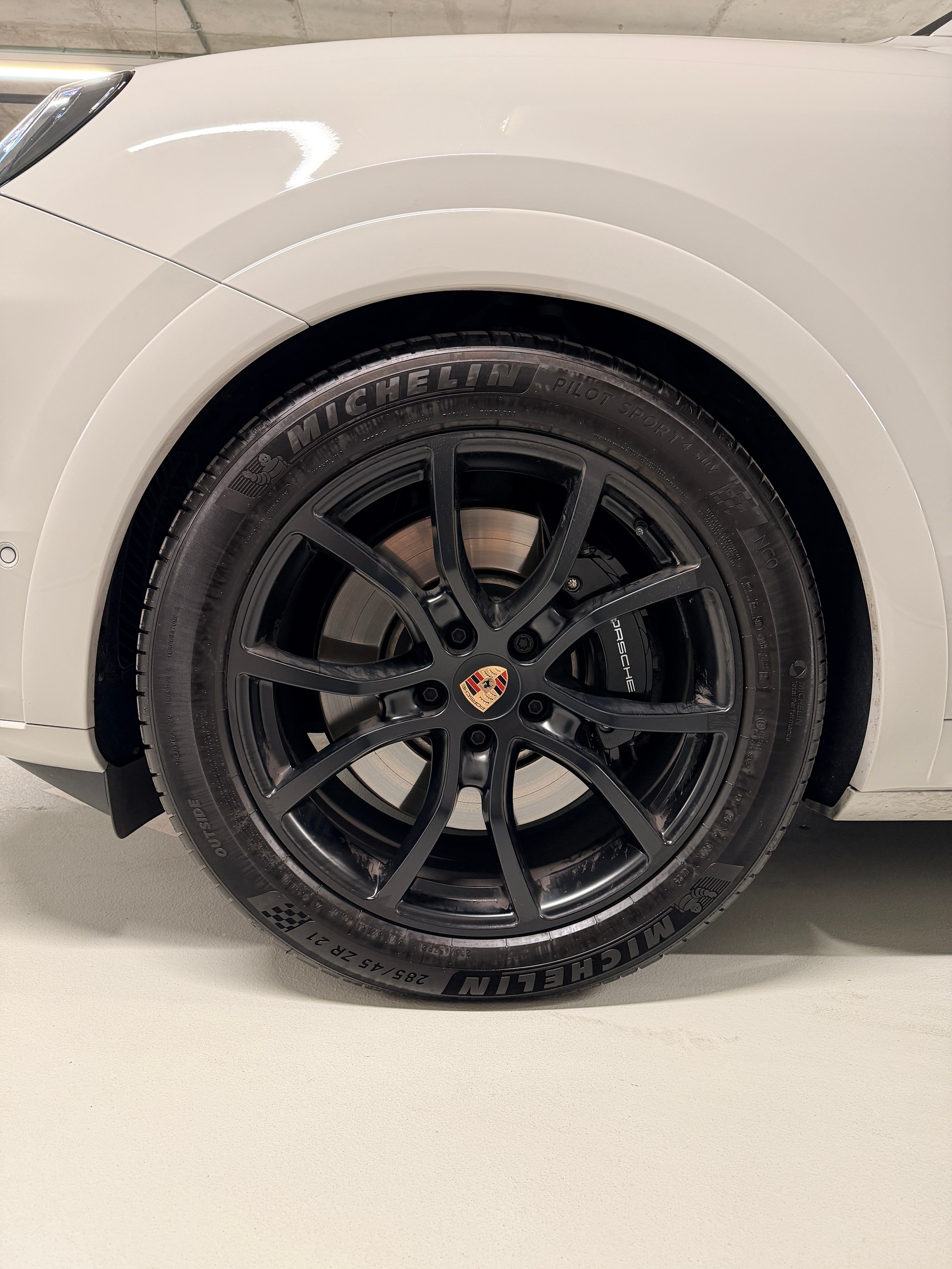 PORSCHE Cayenne Coupé GTS Tiptronic-image-24