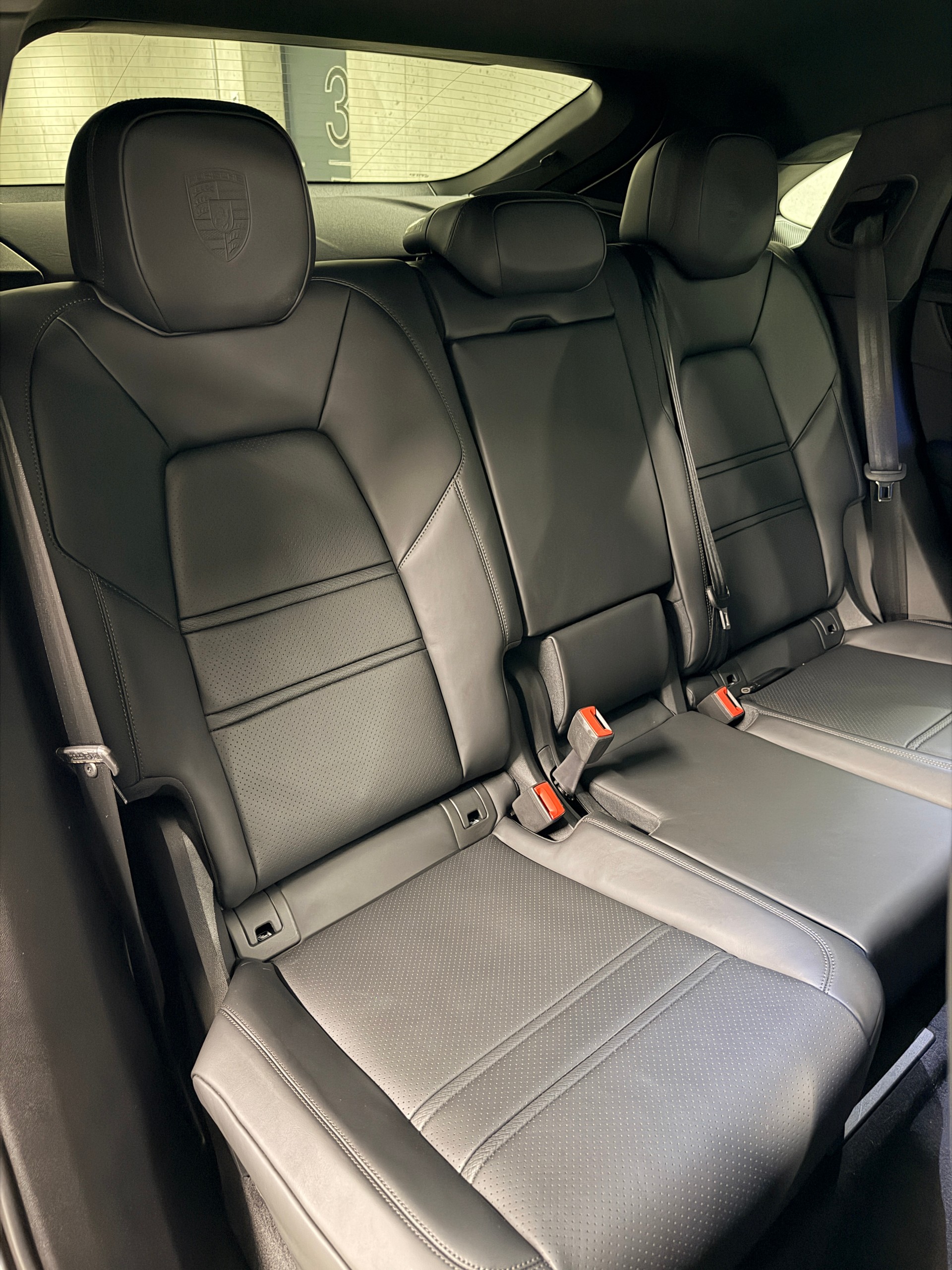 PORSCHE Cayenne Coupé GTS Tiptronic-image-21