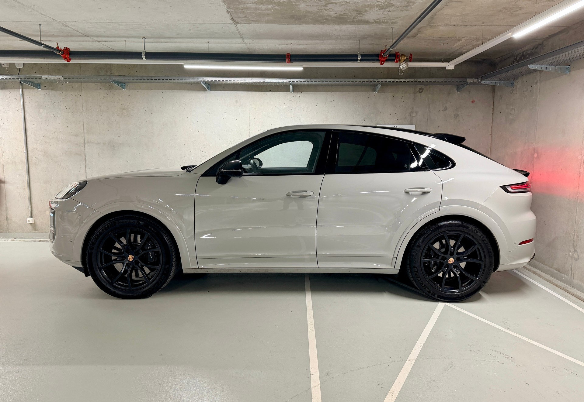 PORSCHE Cayenne Coupé GTS Tiptronic-image-1