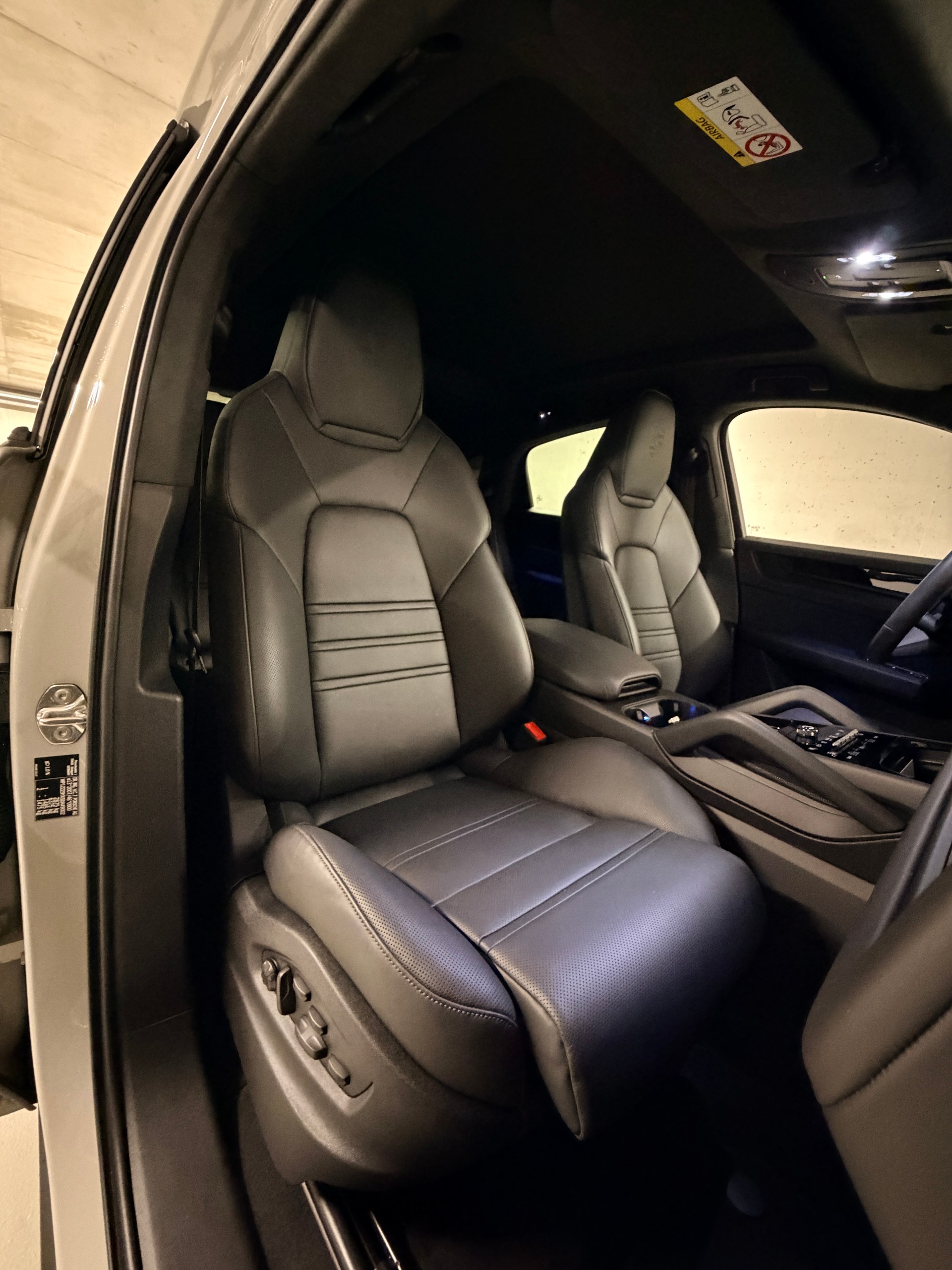PORSCHE Cayenne Coupé GTS Tiptronic-image-23