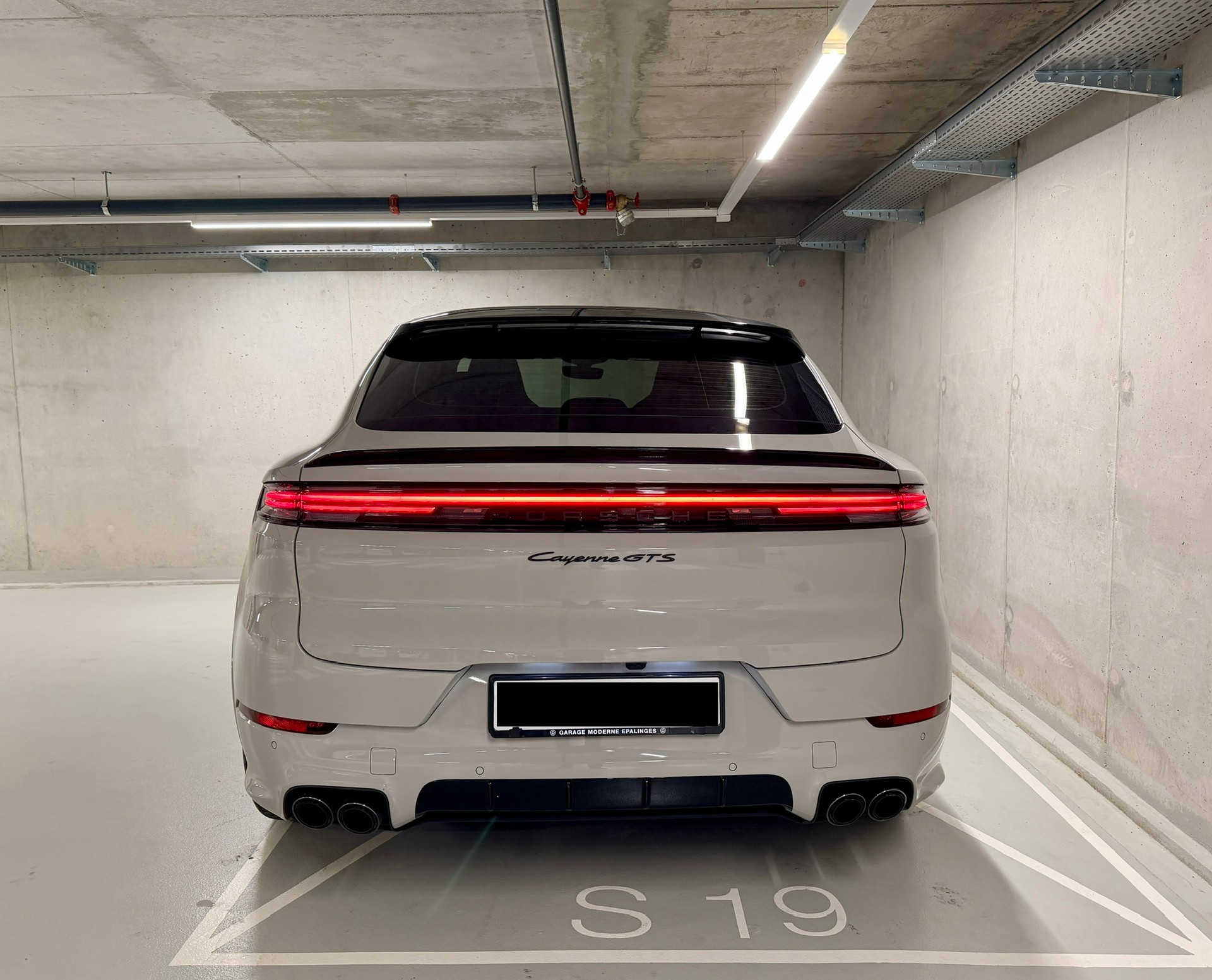 PORSCHE Cayenne Coupé GTS Tiptronic-image-3