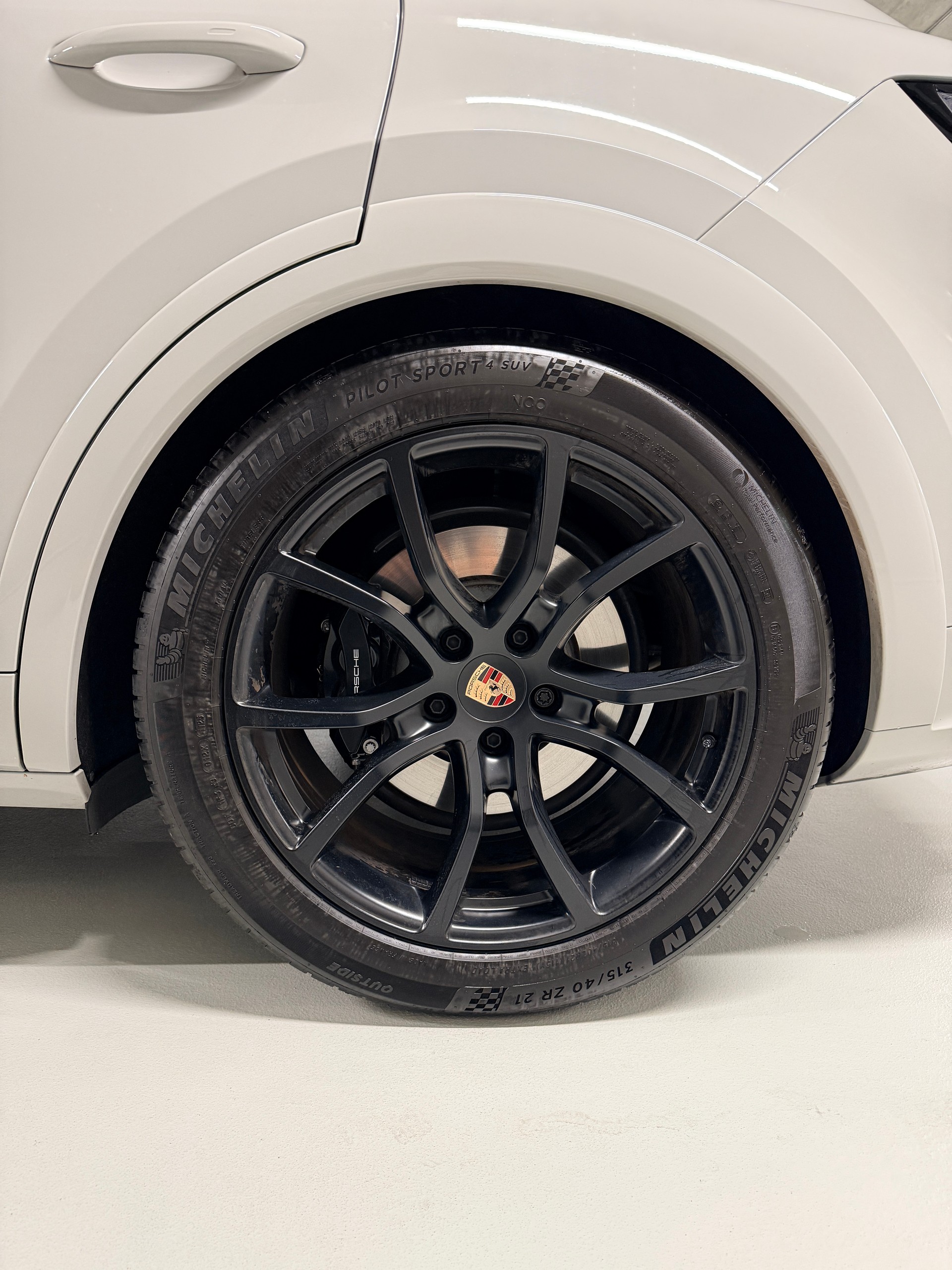 PORSCHE Cayenne Coupé GTS Tiptronic-image-25