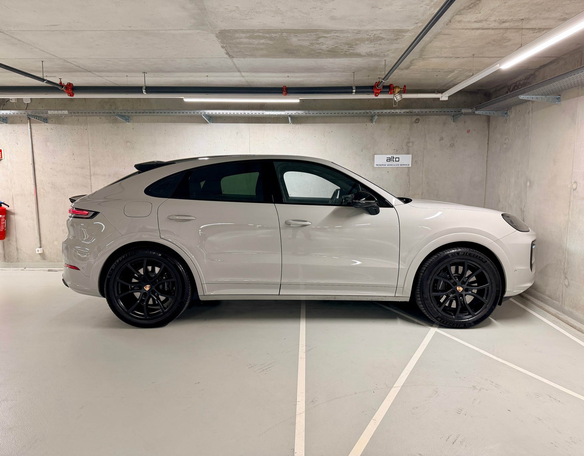 PORSCHE Cayenne Coupé GTS Tiptronic-image-5