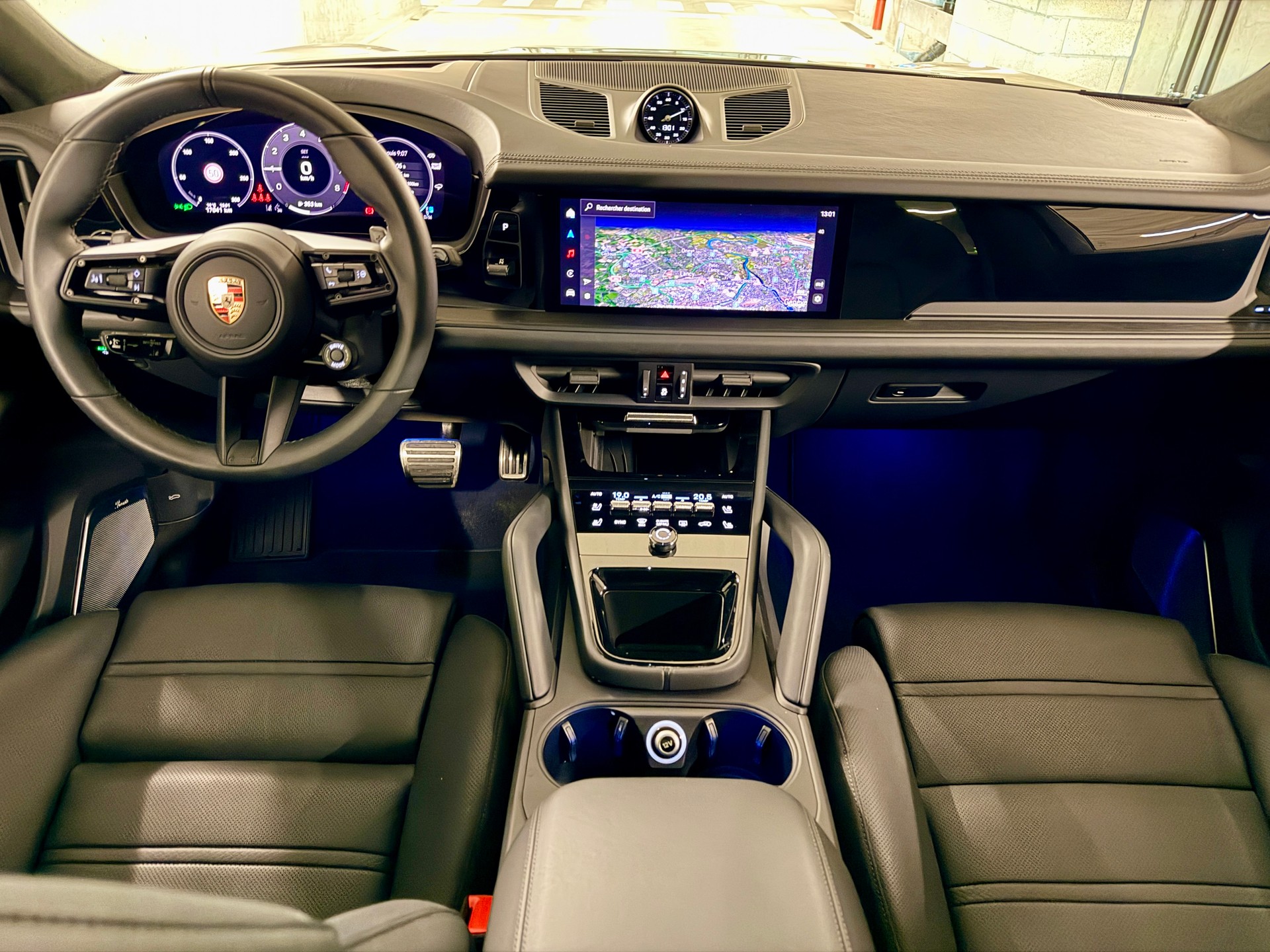 PORSCHE Cayenne Coupé GTS Tiptronic-image-10
