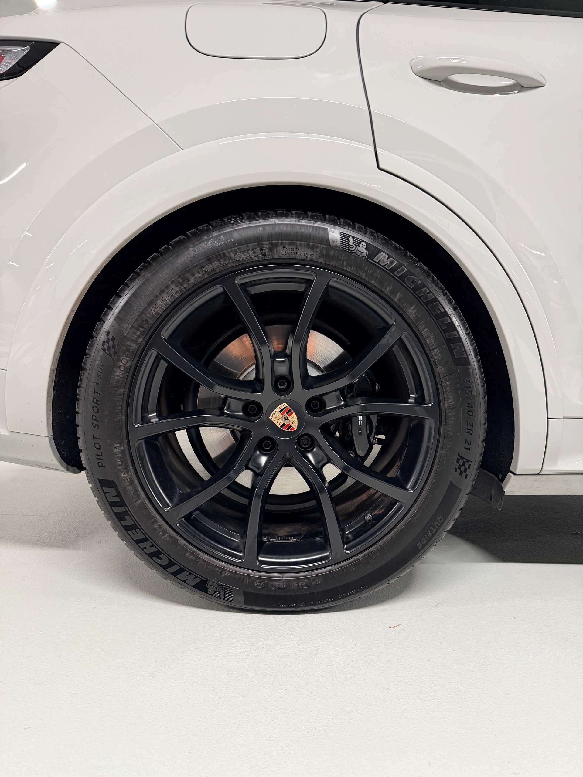 PORSCHE Cayenne Coupé GTS Tiptronic-image-26