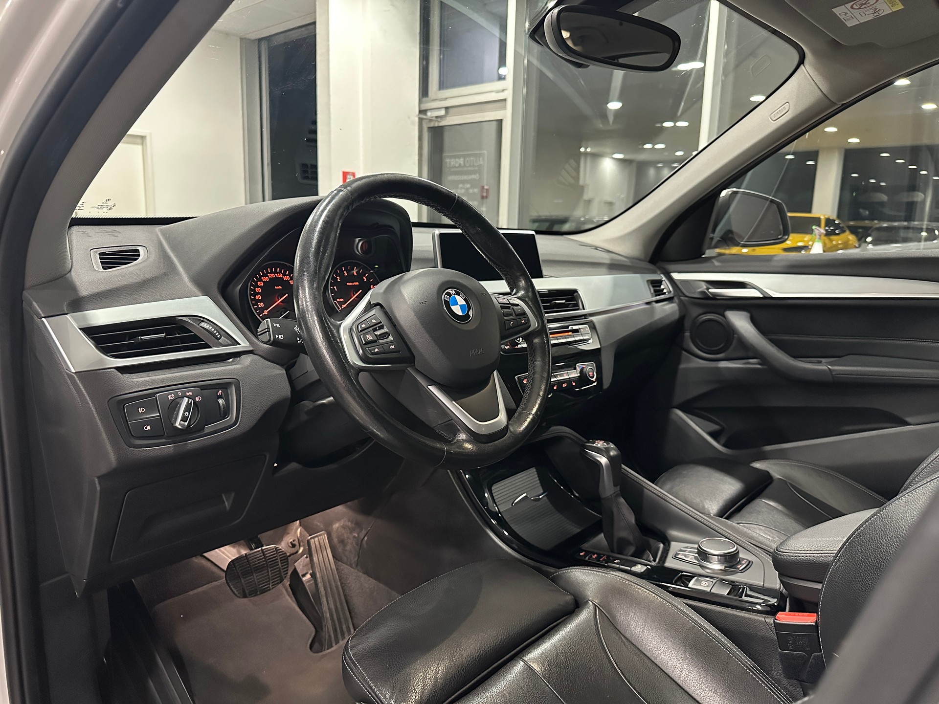 BMW X1 xDrive 25i xLine Steptronic-image-12
