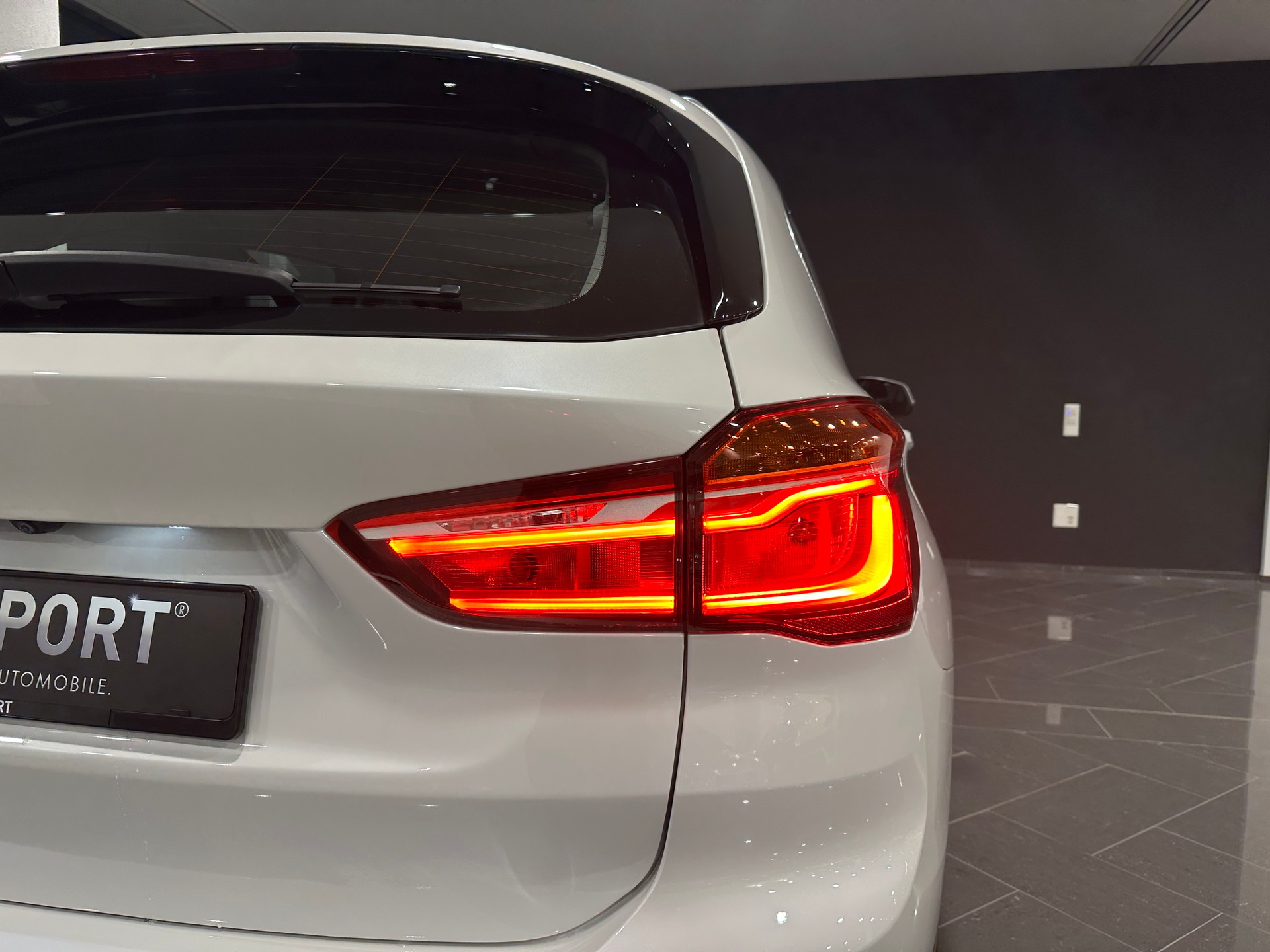 BMW X1 xDrive 25i xLine Steptronic-image-10
