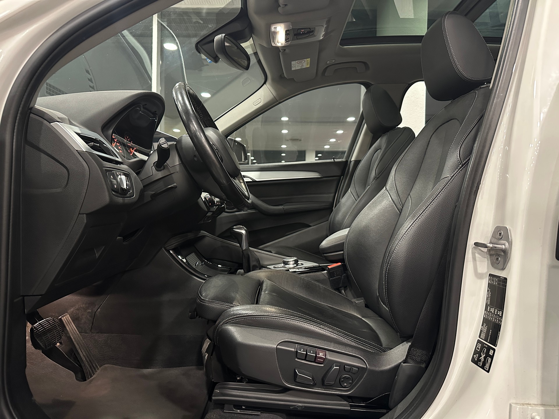 BMW X1 xDrive 25i xLine Steptronic-image-14