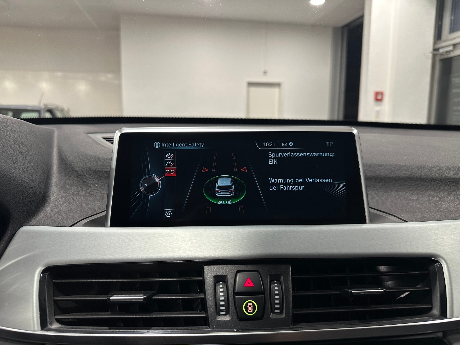 BMW X1 xDrive 25i xLine Steptronic-image-27