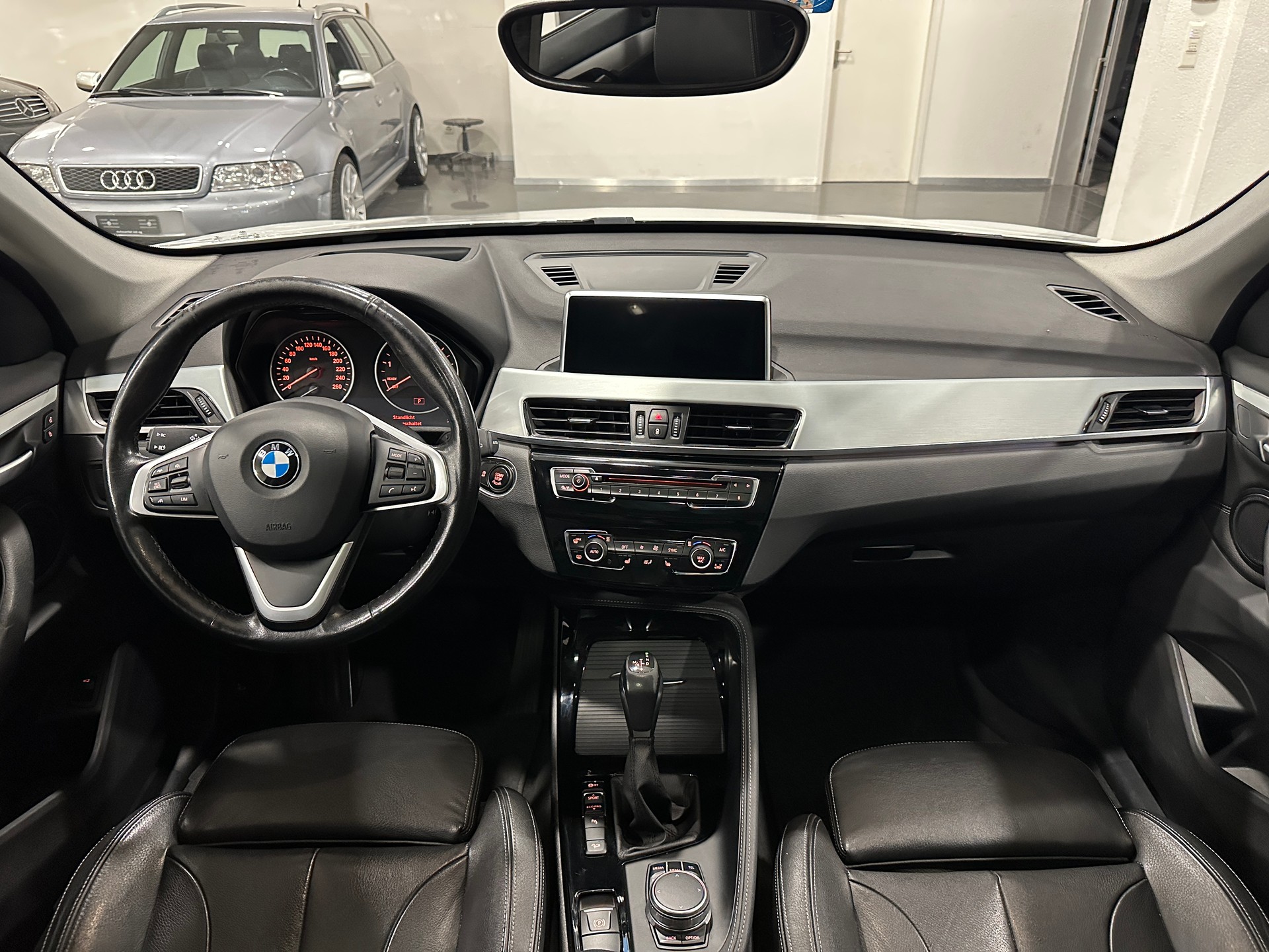 BMW X1 xDrive 25i xLine Steptronic-image-1