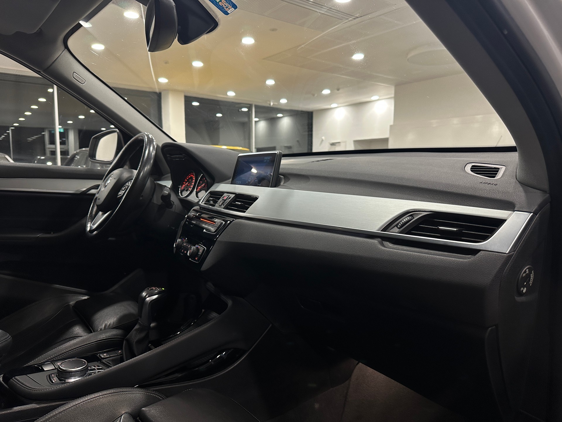 BMW X1 xDrive 25i xLine Steptronic-image-18
