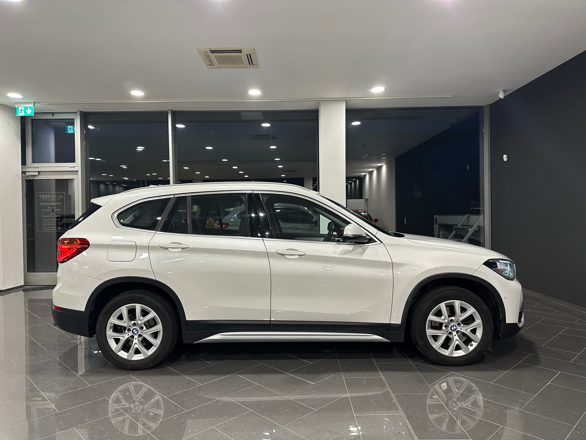 BMW X1 xDrive 25i xLine Steptronic-image-7