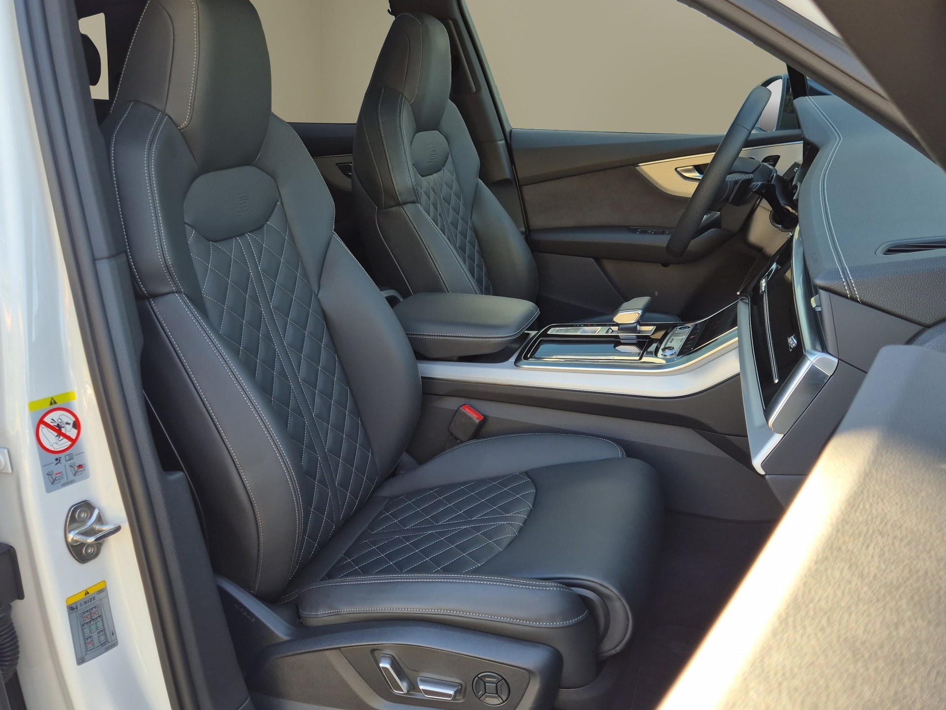 AUDI Q7 SUV TFSI quattro 250 kW S line tiptronic-image-16