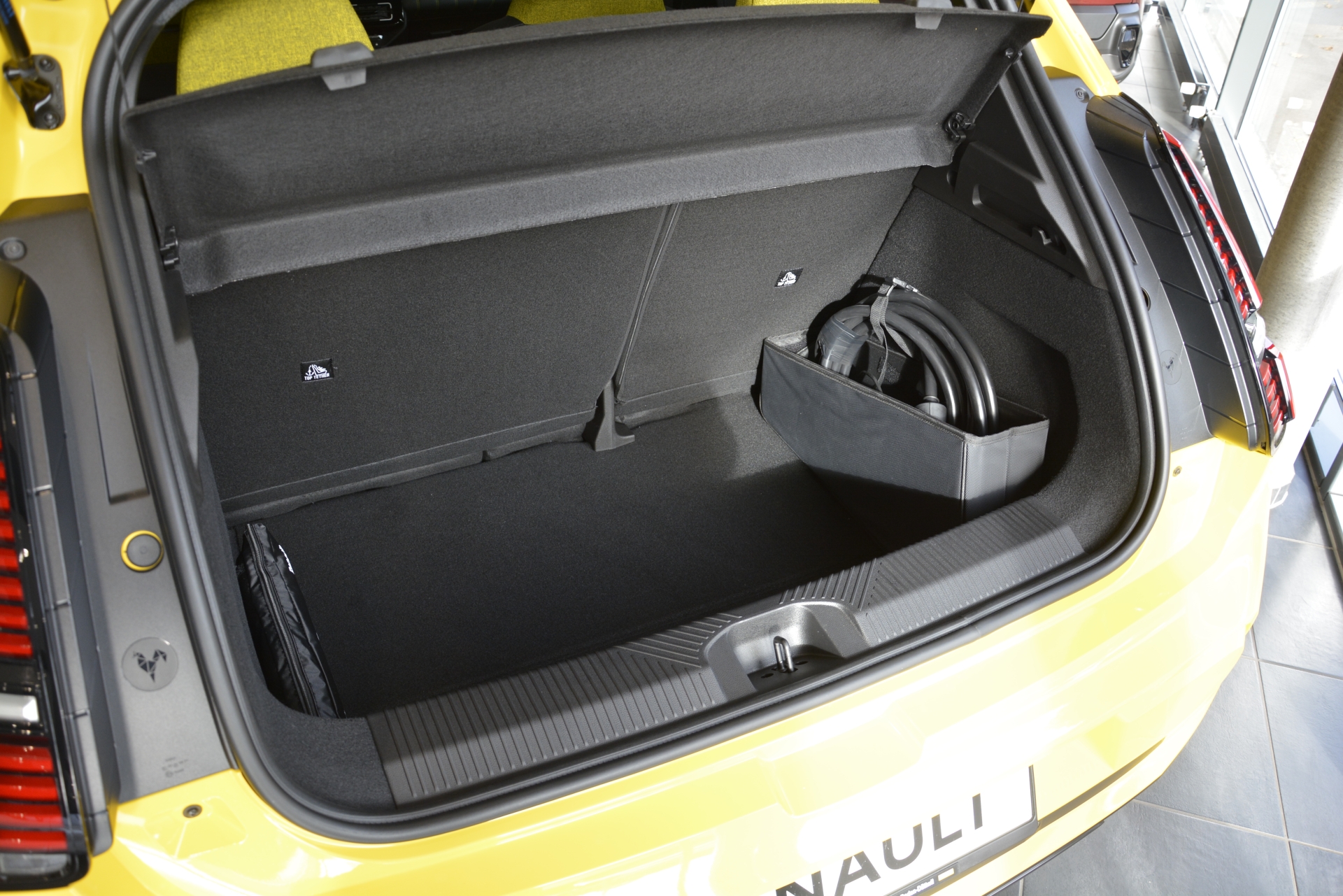 RENAULT R5 E-TECH ELECTRIC iconic five 150PS Comfort Range-image-7