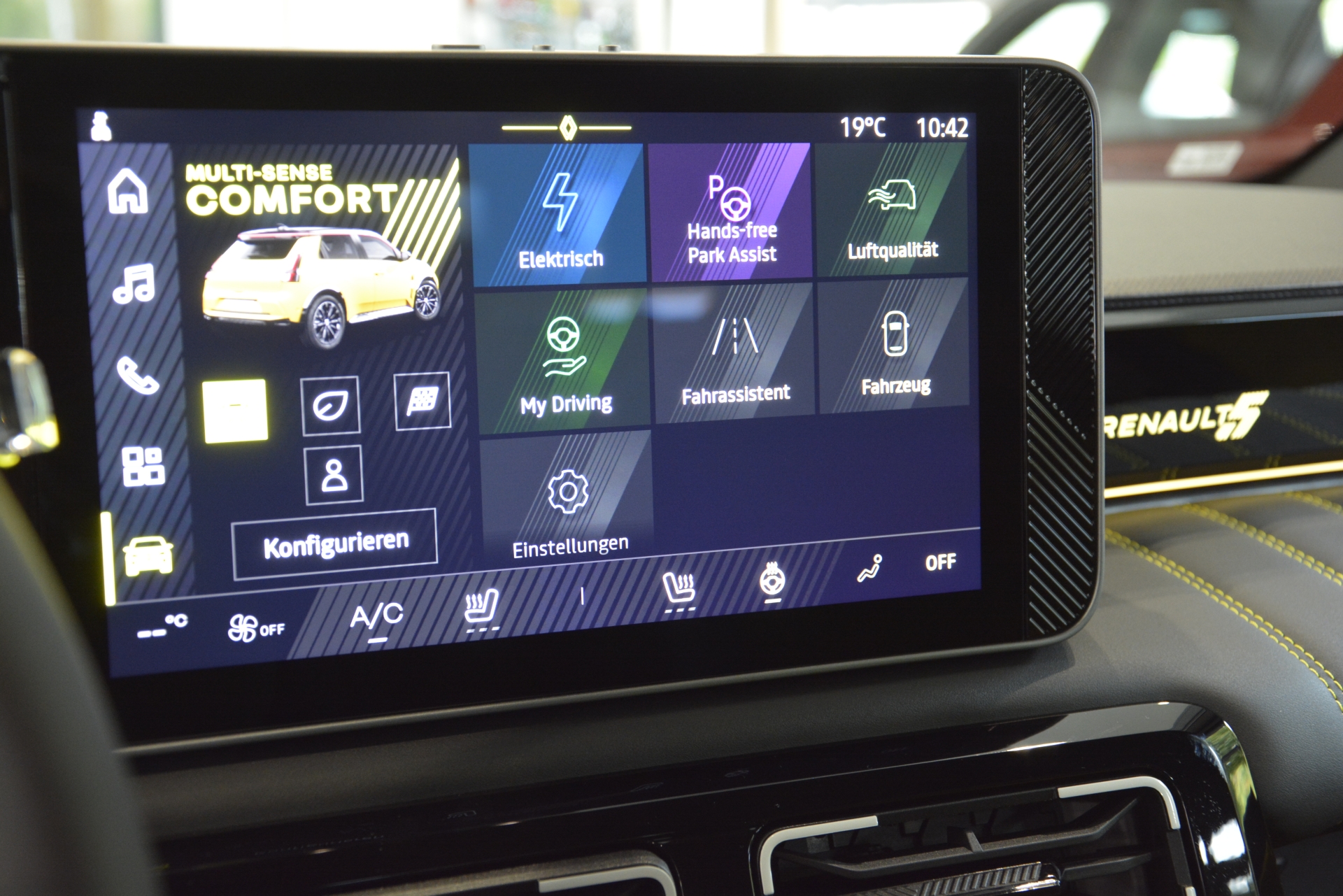 RENAULT R5 E-TECH ELECTRIC iconic five 150PS Comfort Range-image-13