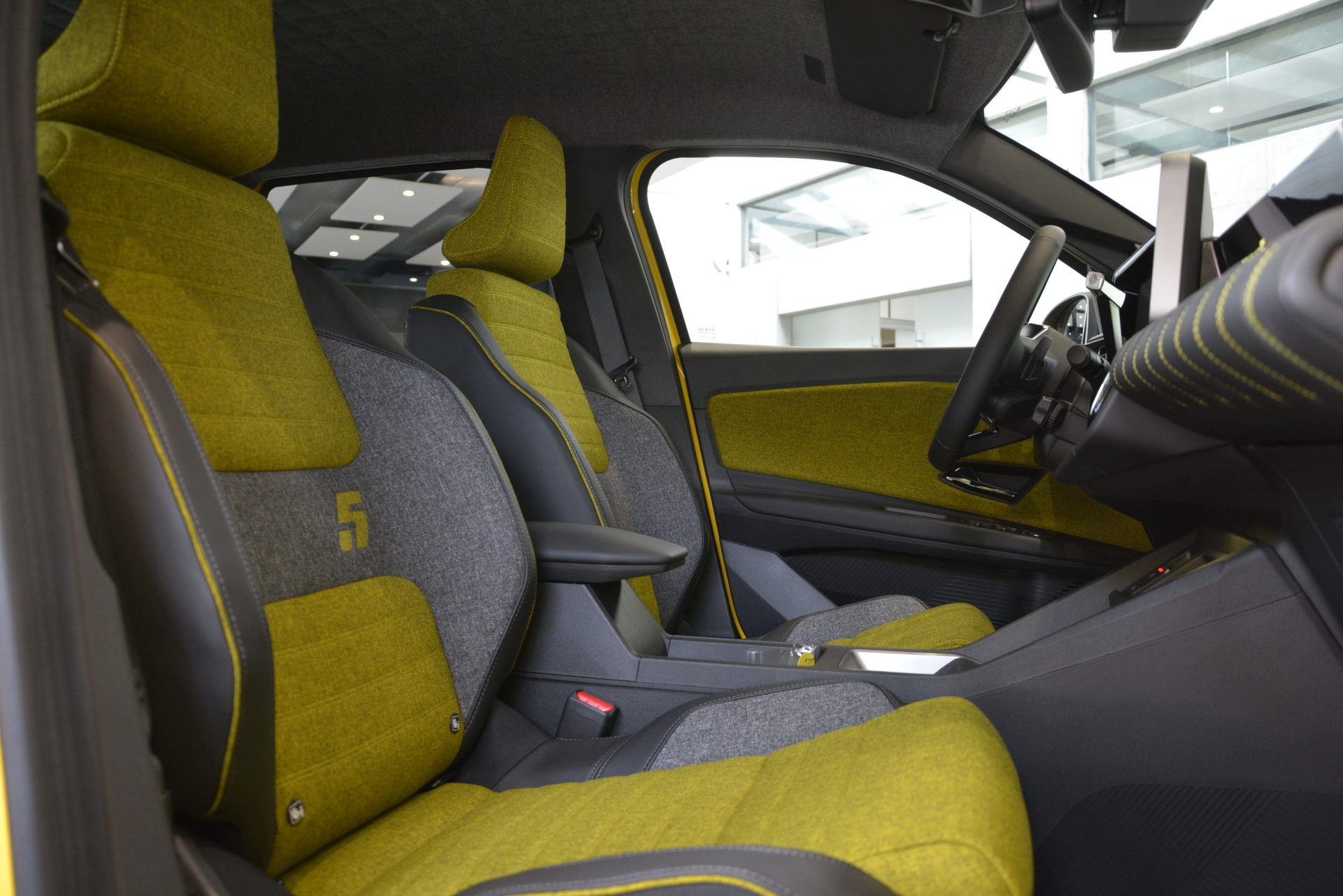 RENAULT R5 E-TECH ELECTRIC iconic five 150PS Comfort Range-image-8