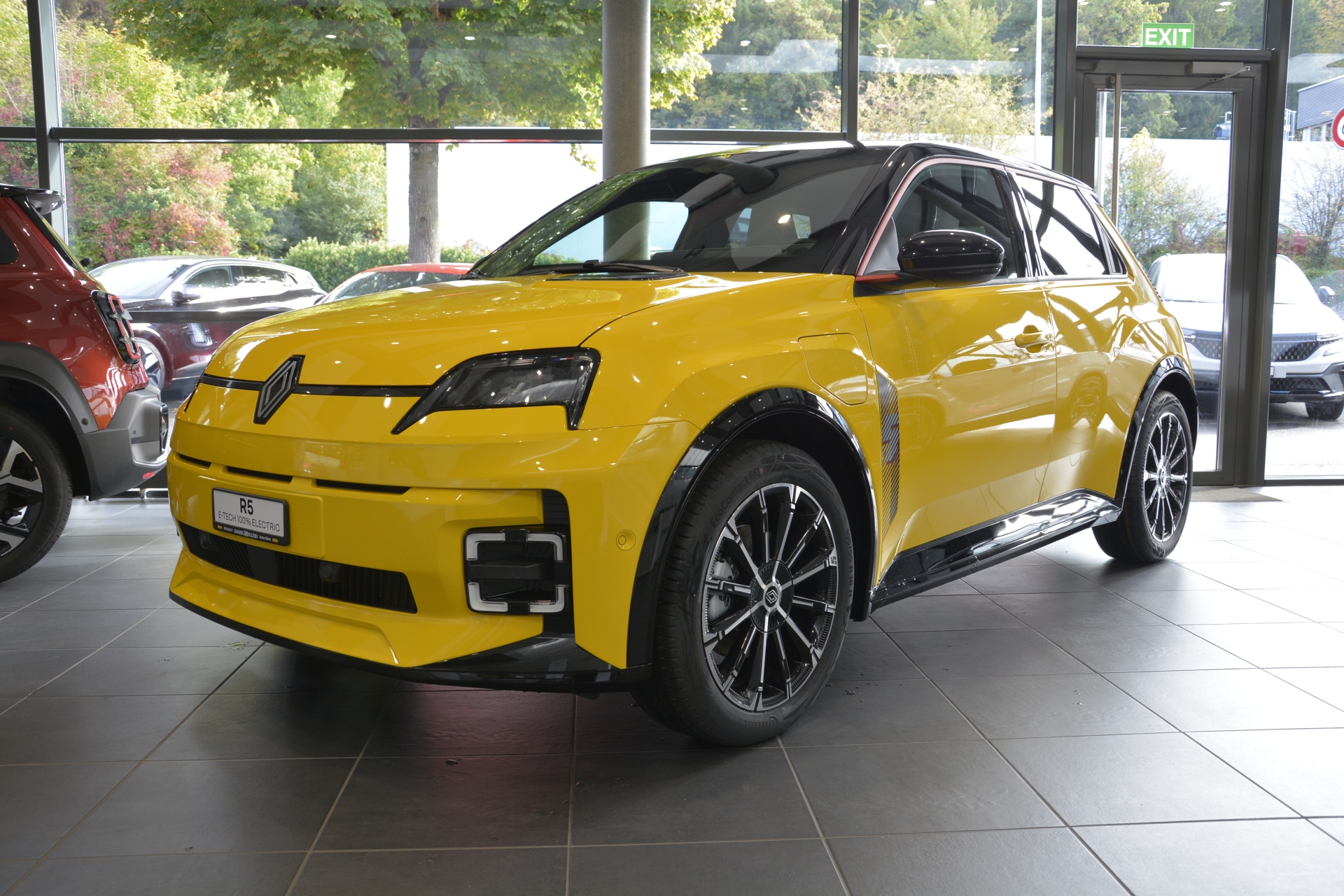RENAULT R5 E-TECH ELECTRIC iconic five 150PS Comfort Range-image-1