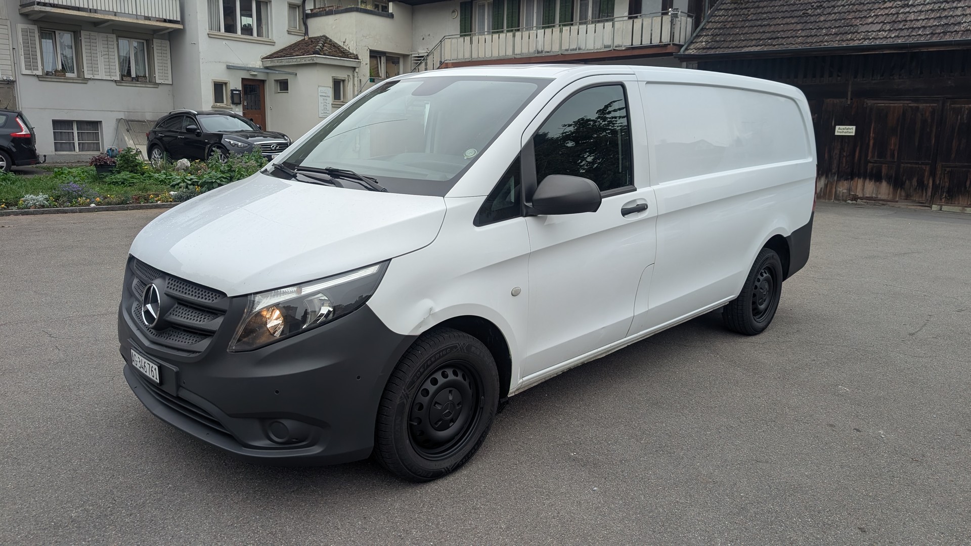 MERCEDES-BENZ 111 CDI BlueT Euro 6-image-1