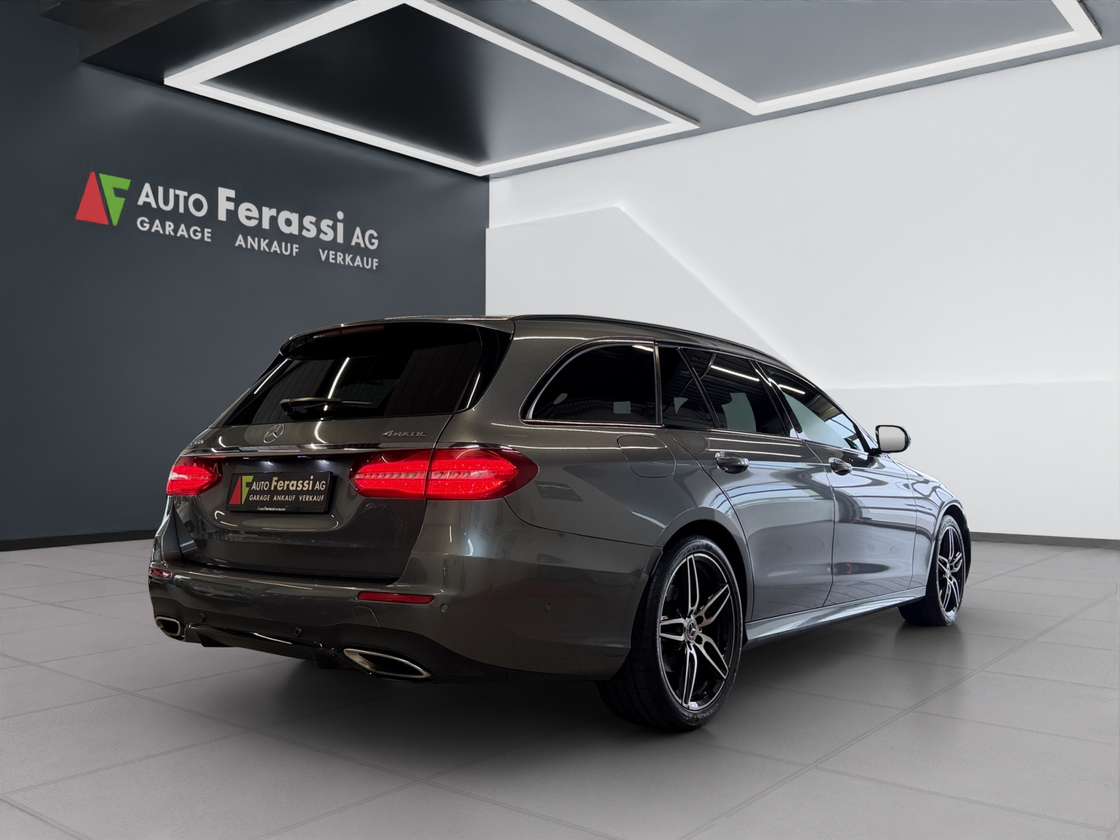 MERCEDES-BENZ E 200 AMG Line 4 Matic 9G-Tronic-image-5