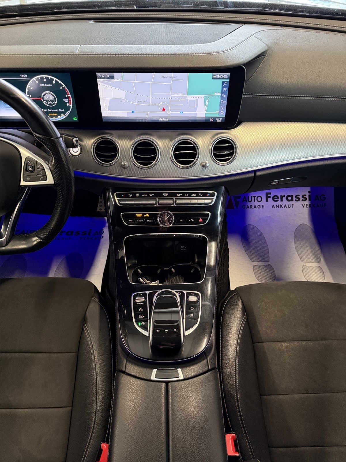 MERCEDES-BENZ E 200 AMG Line 4 Matic 9G-Tronic-image-18