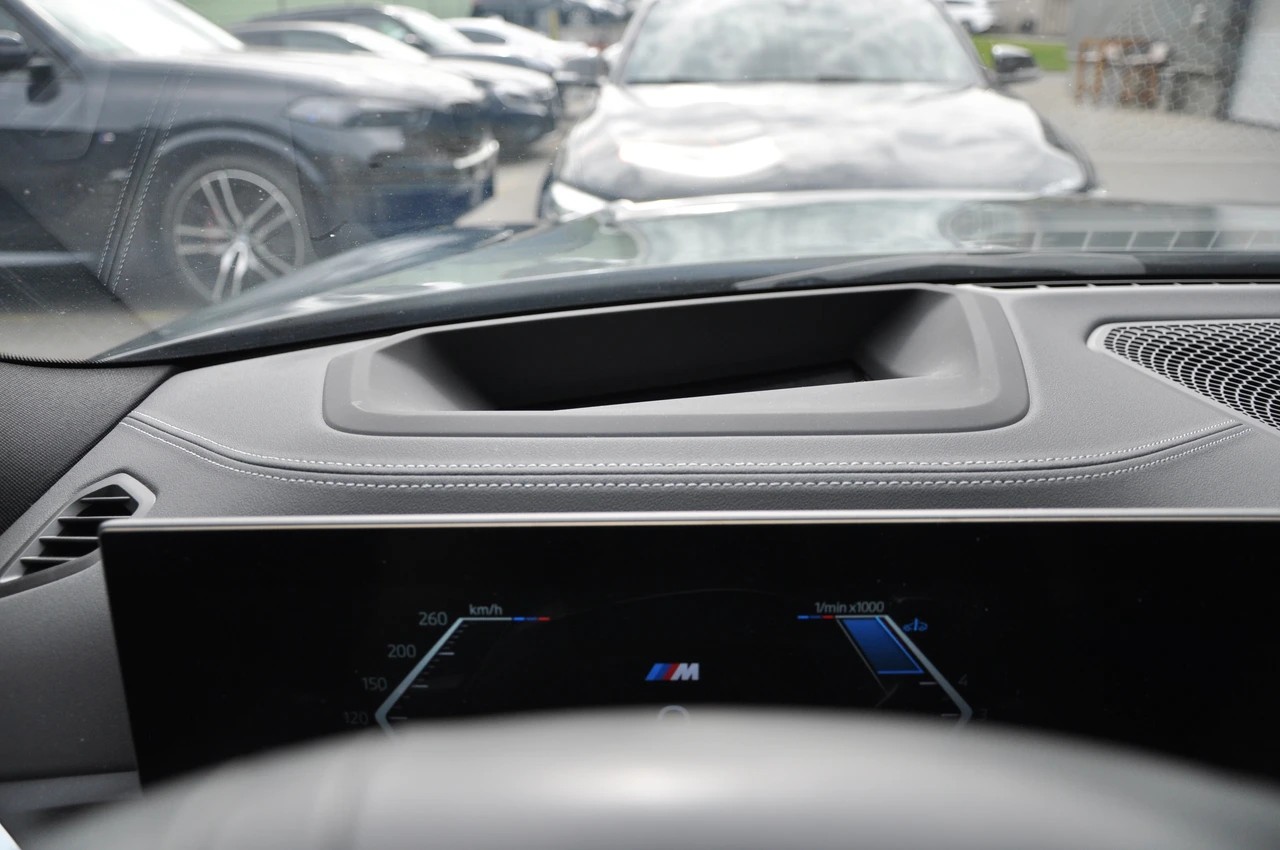 BMW 320d xDrive 48V Touring Steptronic M Sport Pro-image-25