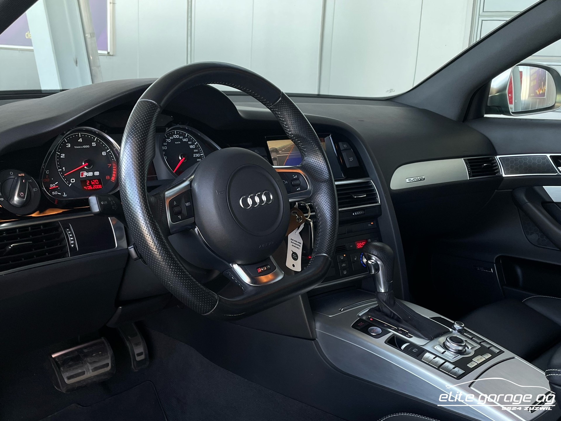 AUDI RS6 Avant 5.0 V10 quattro-image-9