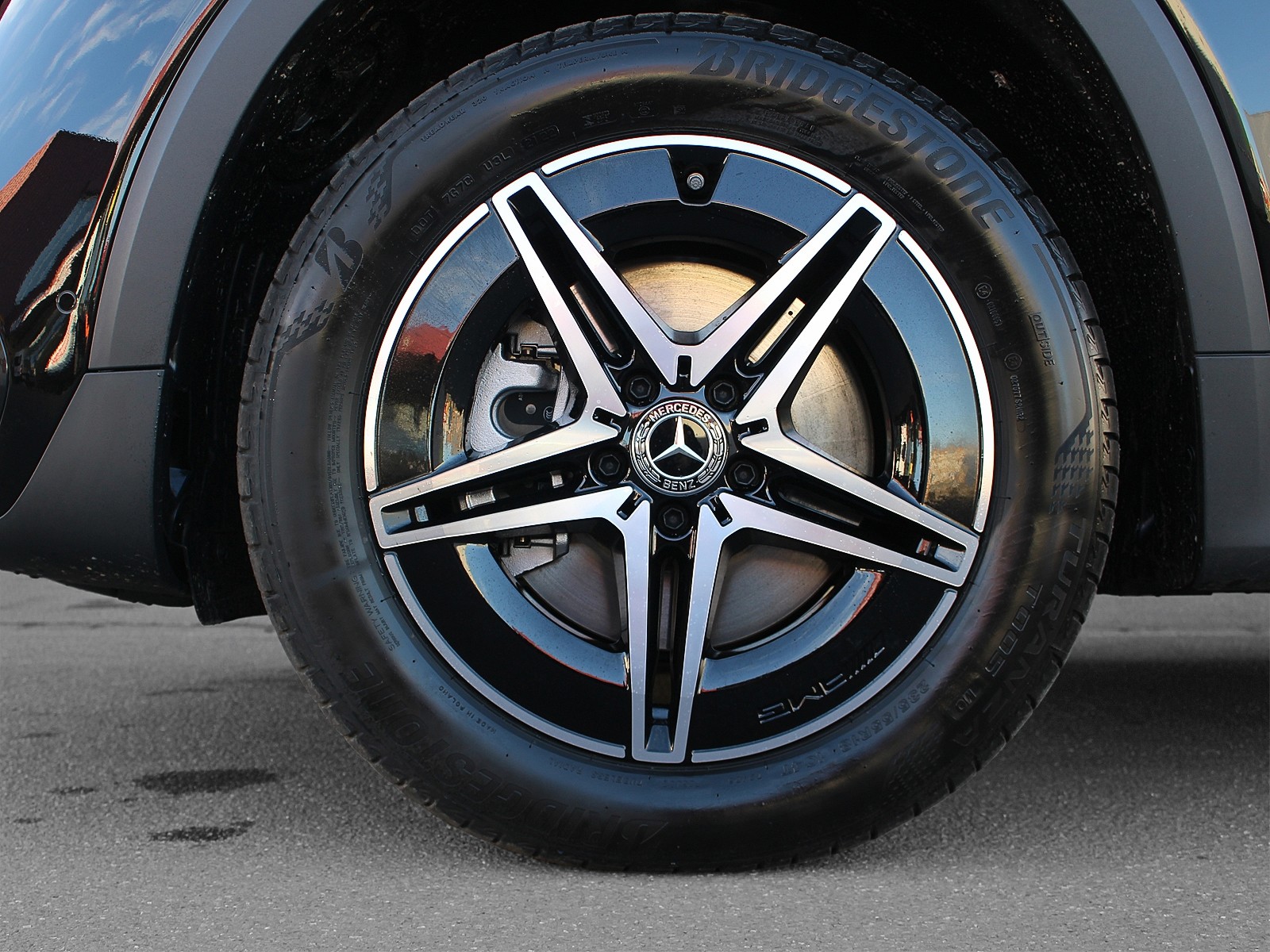 MERCEDES-BENZ EQB 300 AMG Line 4MATIC-image-5