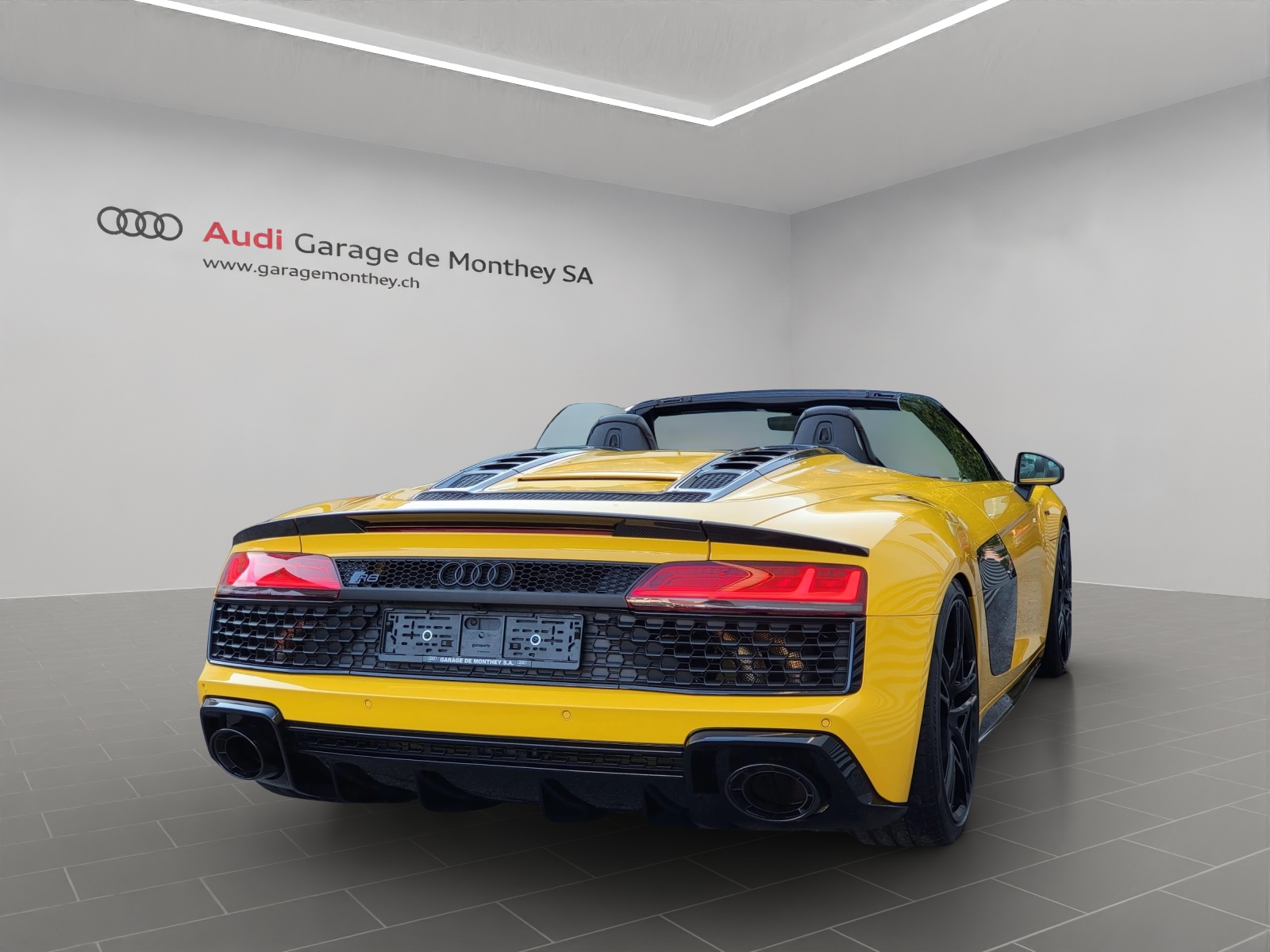 AUDI R8 Spyder performance S-Tronic-image-3