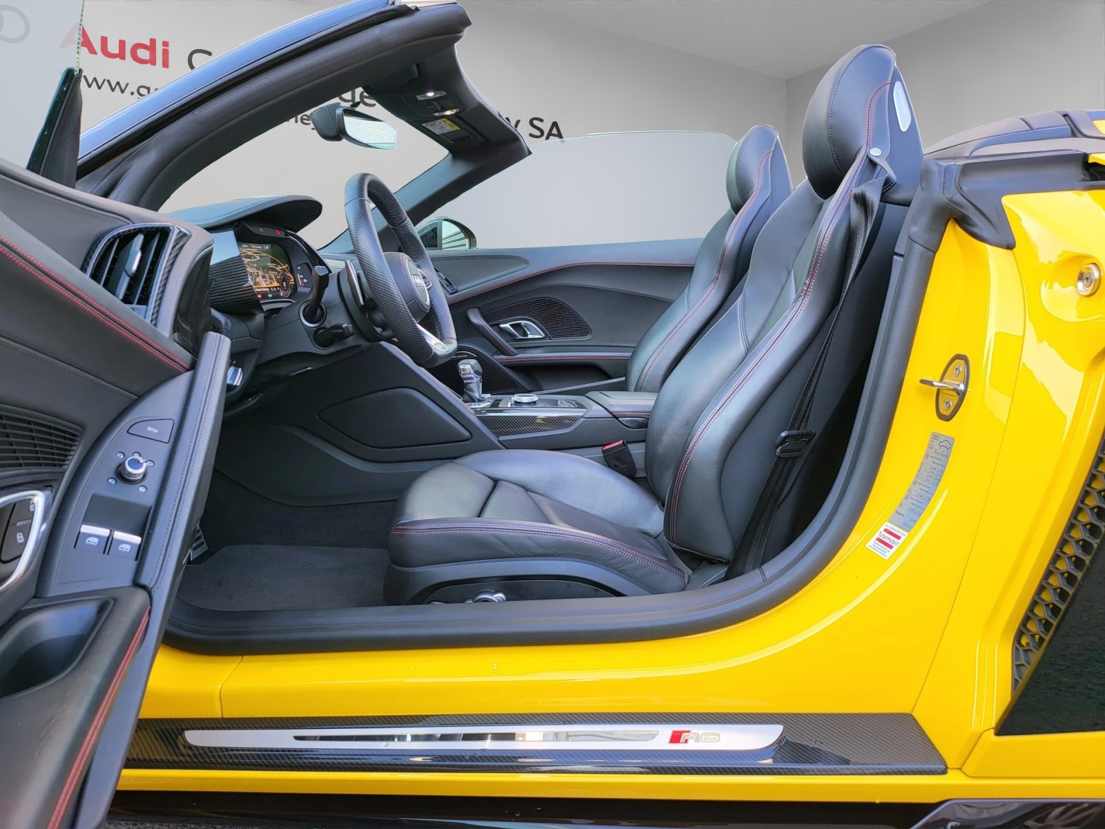 AUDI R8 Spyder performance S-Tronic-image-8