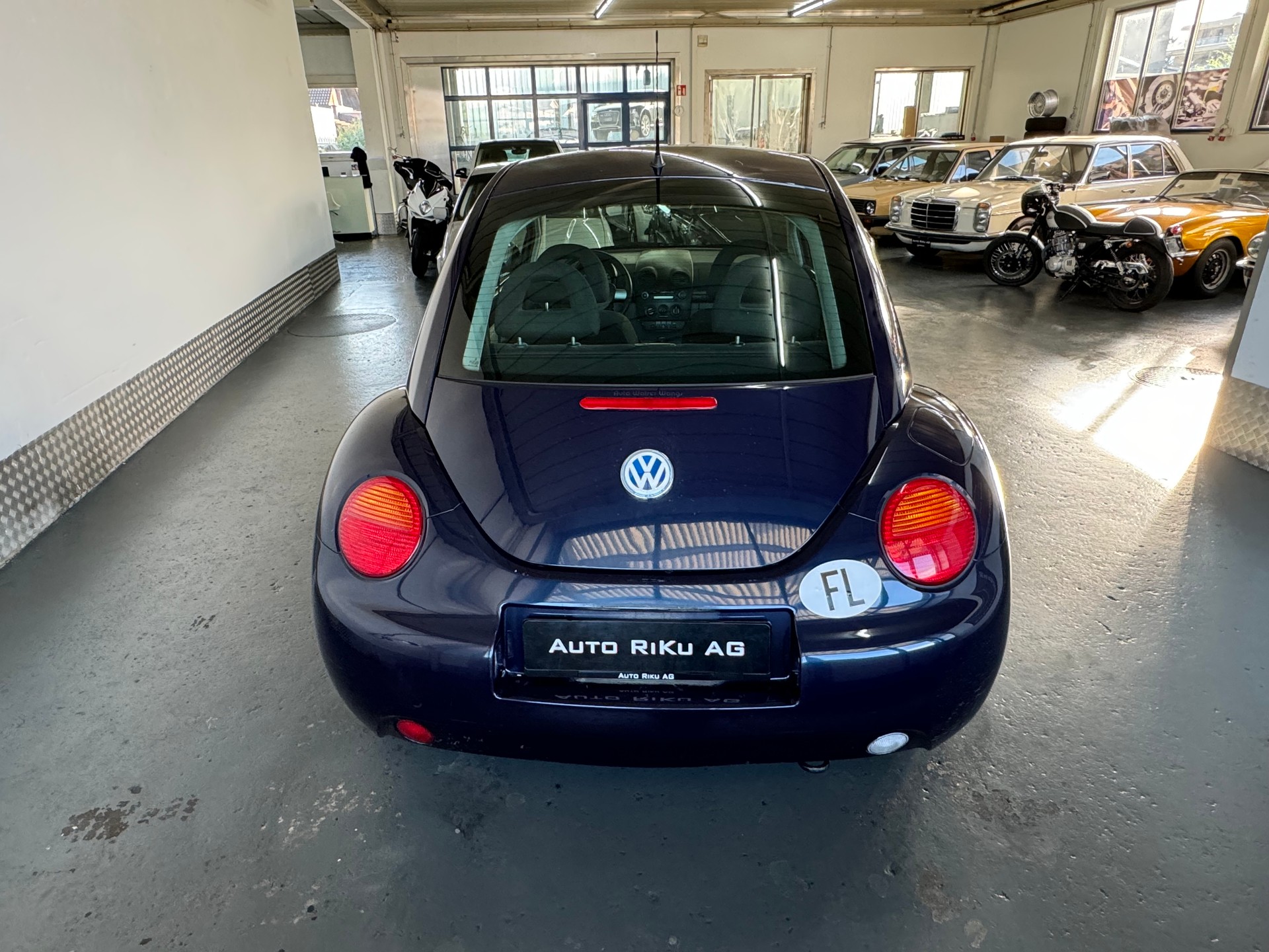 VW New Beetle 1.6-image-8
