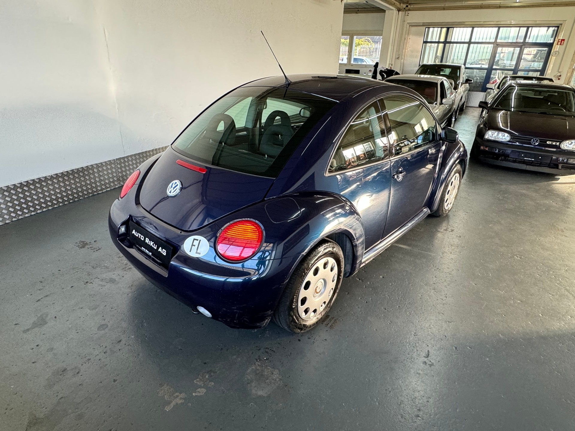 VW New Beetle 1.6-image-6