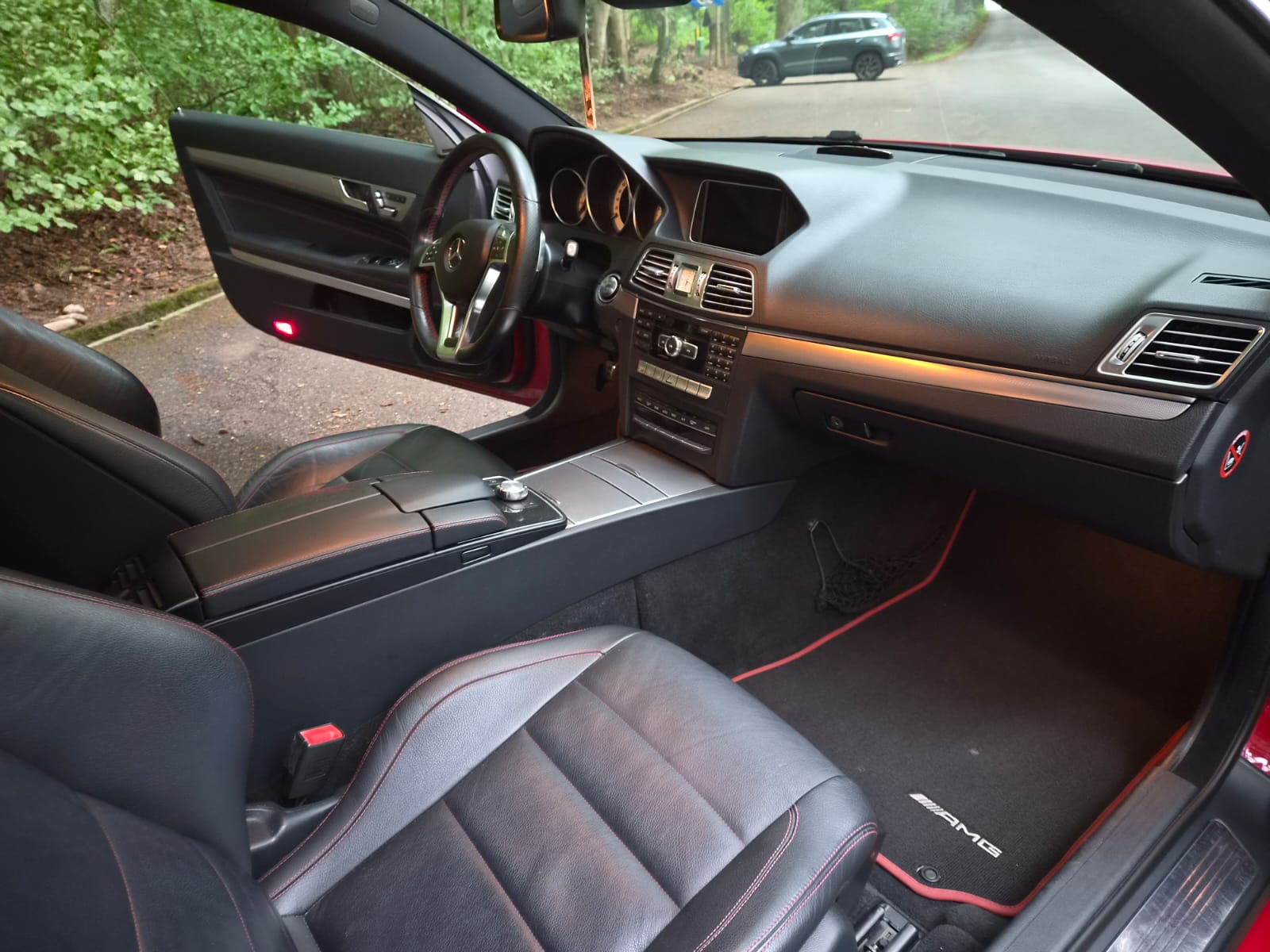 MERCEDES-BENZ E 350 4Matic 7G-Tronic-image-10