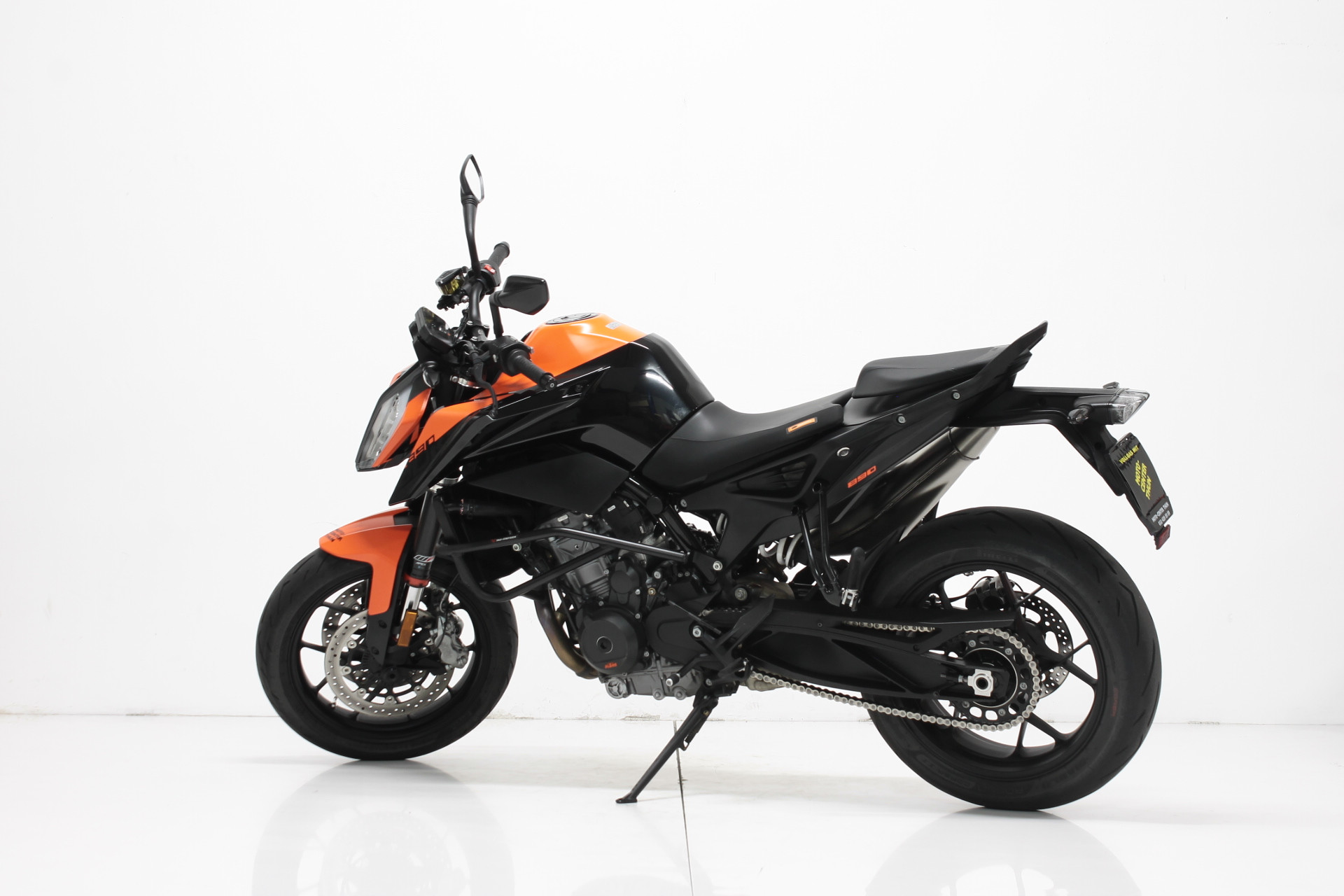 KTM 890 Duke L-showroom-element-3