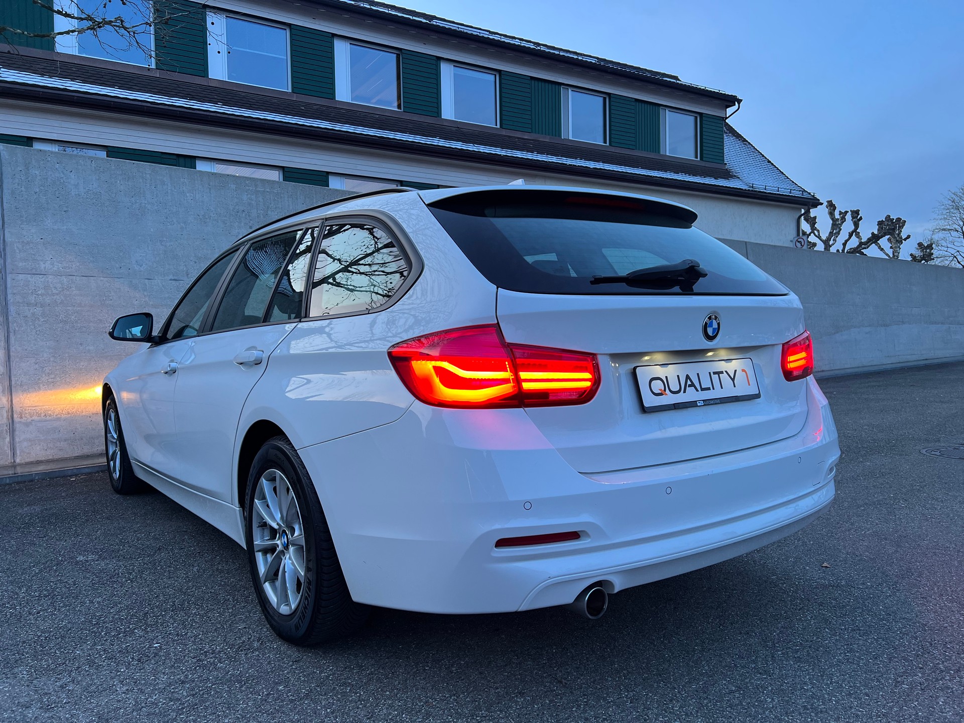 BMW 316d Touring Business Steptronic | Facelift | ab MFK | 2x Schlüssel | Automat | Navi-image-11