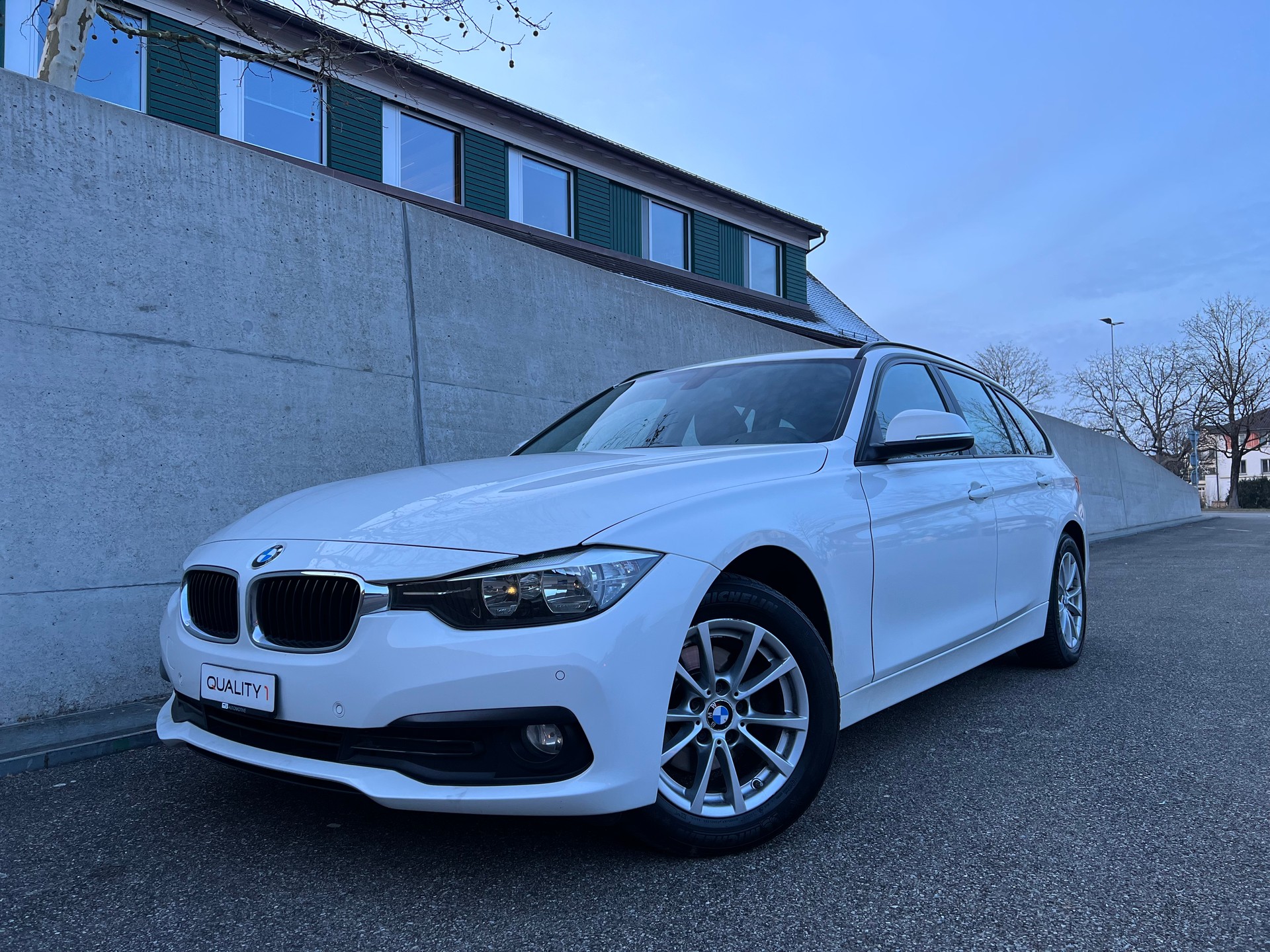 BMW 316d Touring Business Steptronic | Facelift | ab MFK | 2x Schlüssel | Automat | Navi