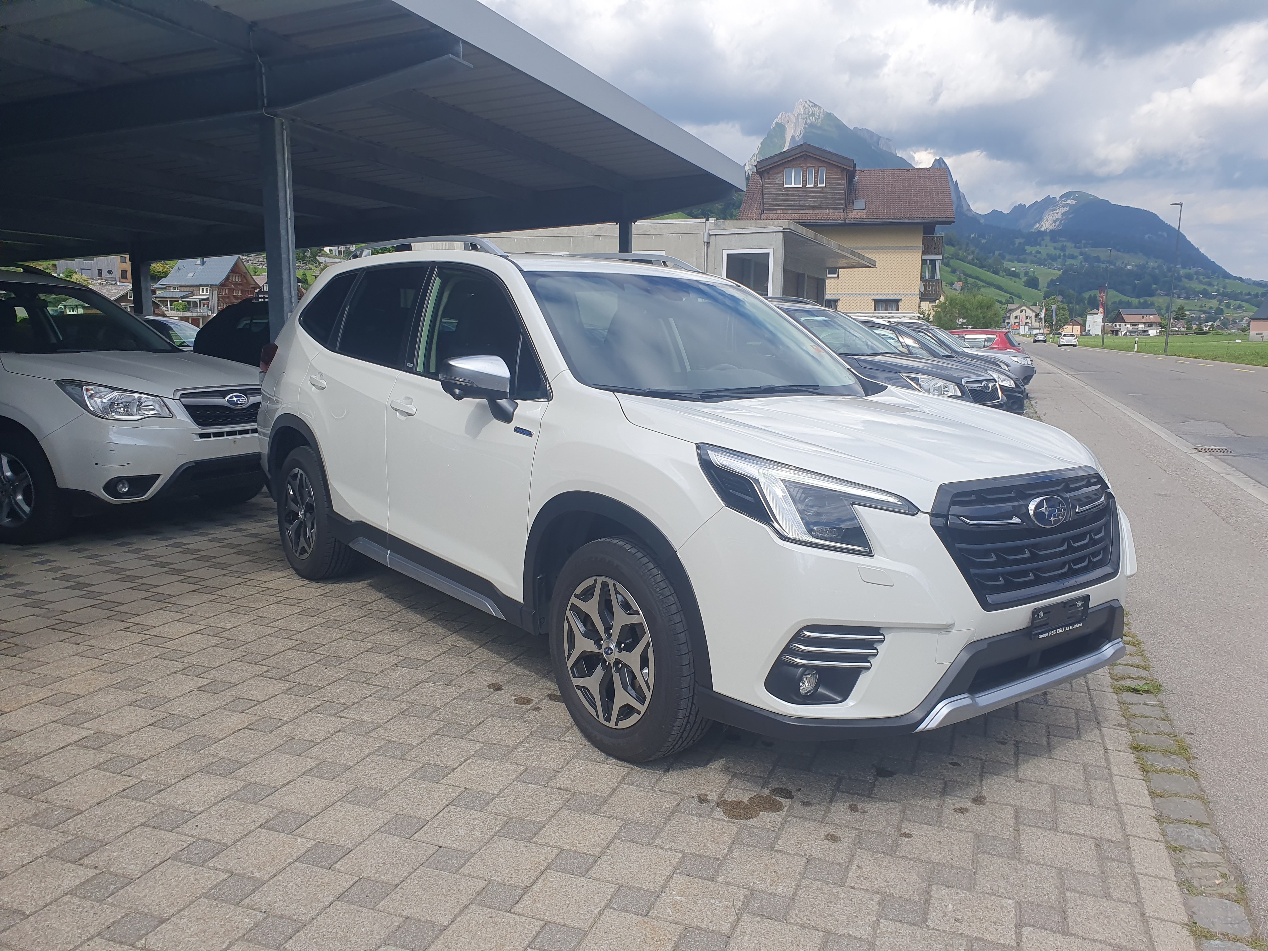 SUBARU Forester 2.0i e-Boxer Swiss (SUV / Geländewagen) Subaru SUBARU Forester 2.0i e-Boxer Swiss (SUV / Geländewagen)