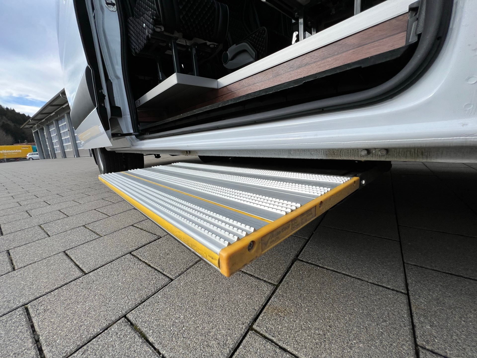 MERCEDES-BENZ Sprinter (E06) 519 mit Fahrschulpedal-image-15