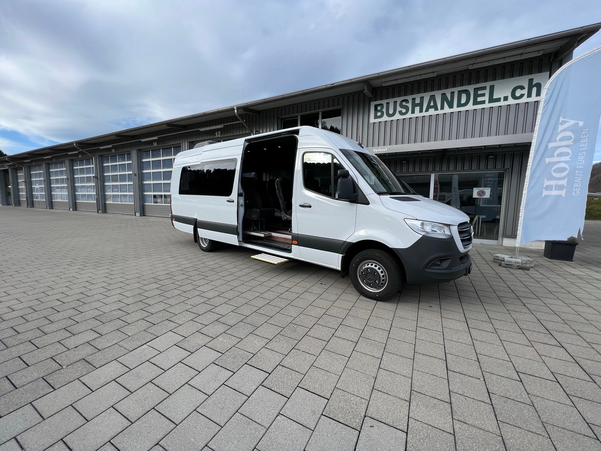 MERCEDES-BENZ Sprinter (E06) 519 mit Fahrschulpedal-image-1